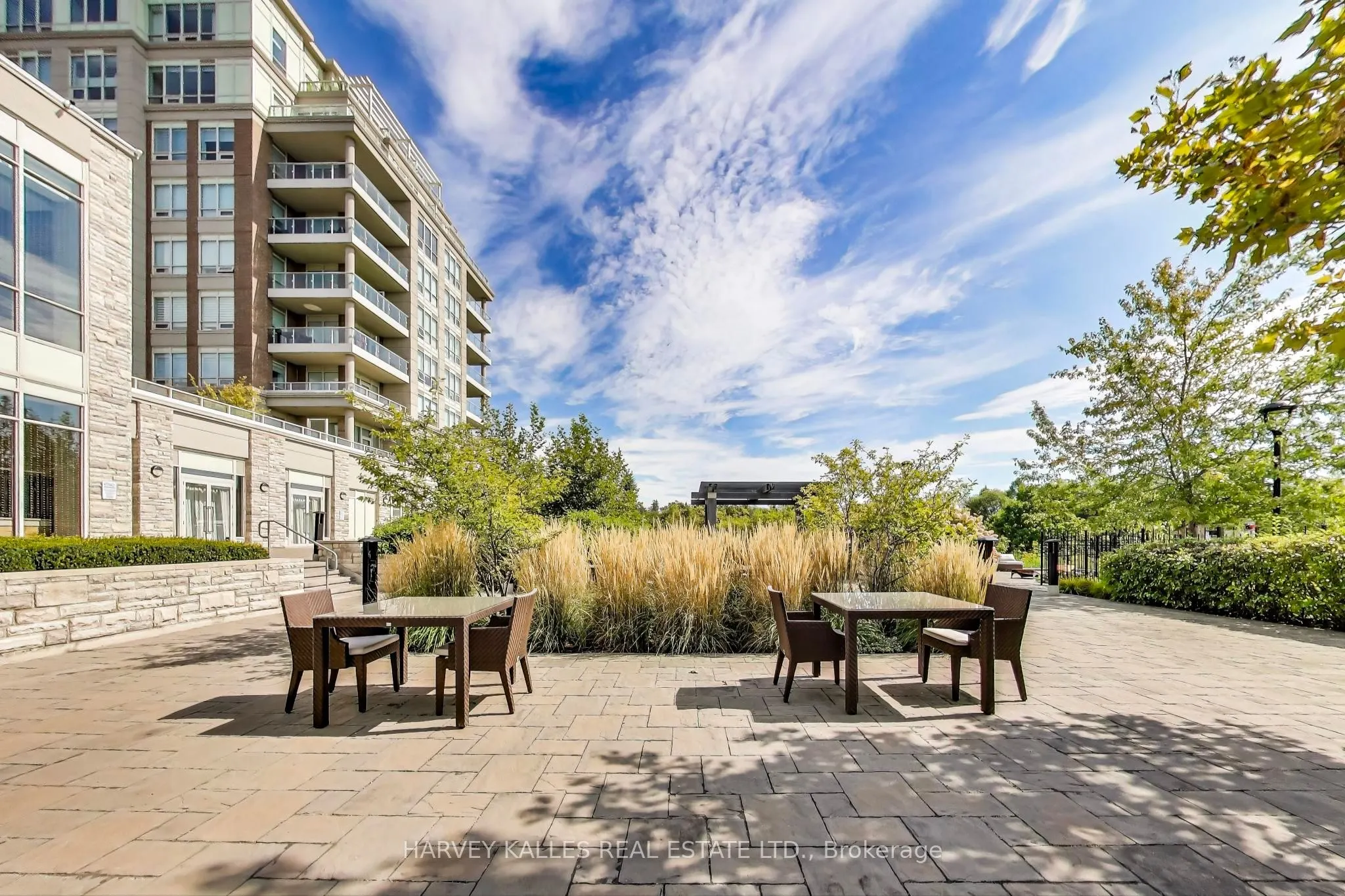 9 Stollery Pond Crescent, #11
