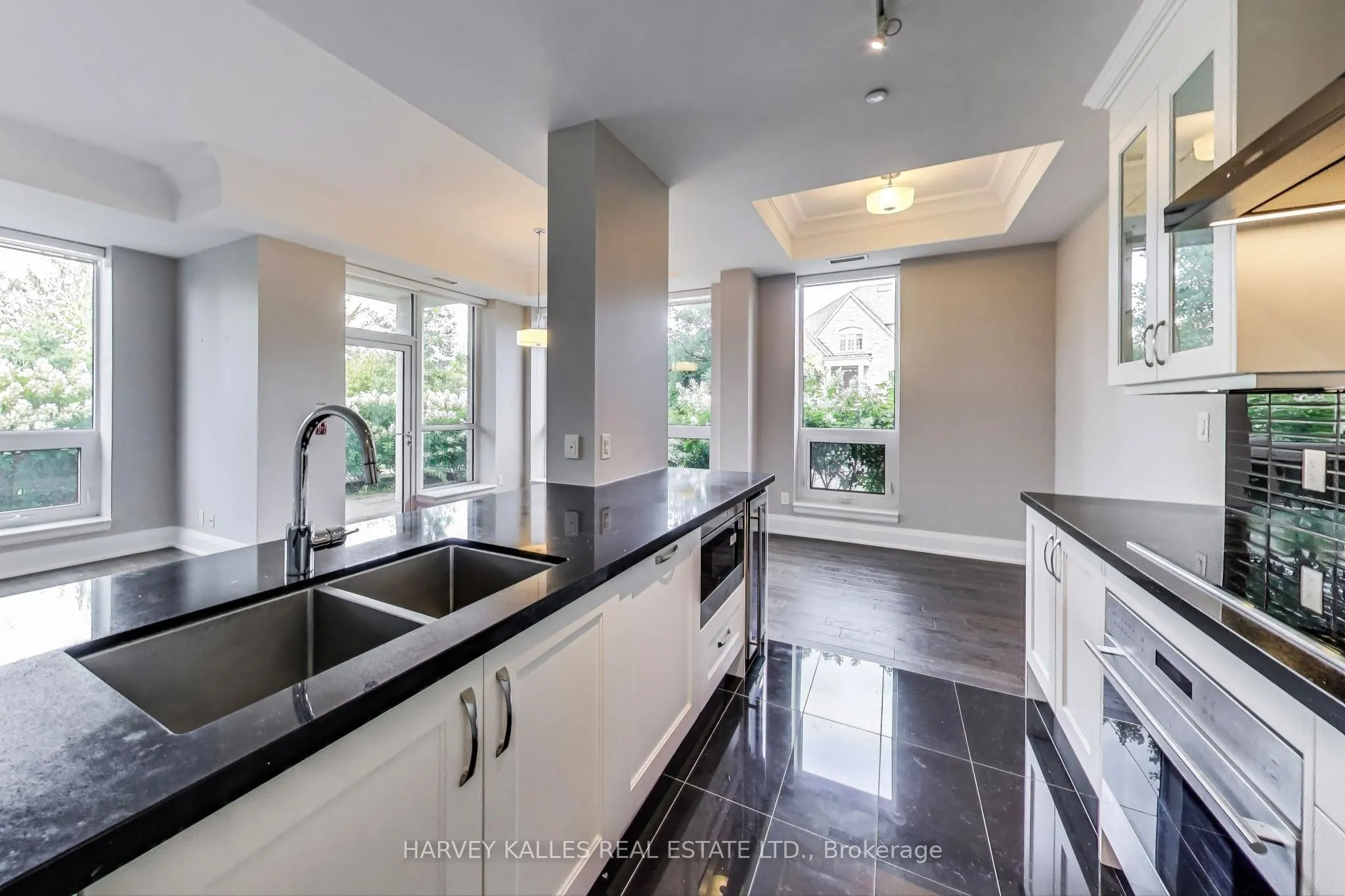 9 Stollery Pond Crescent, #11