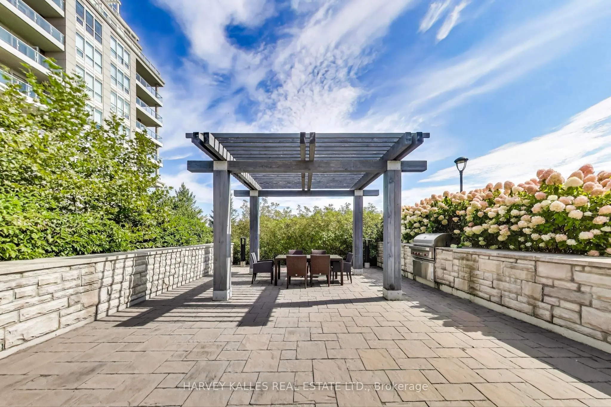 9 Stollery Pond Crescent, #11
