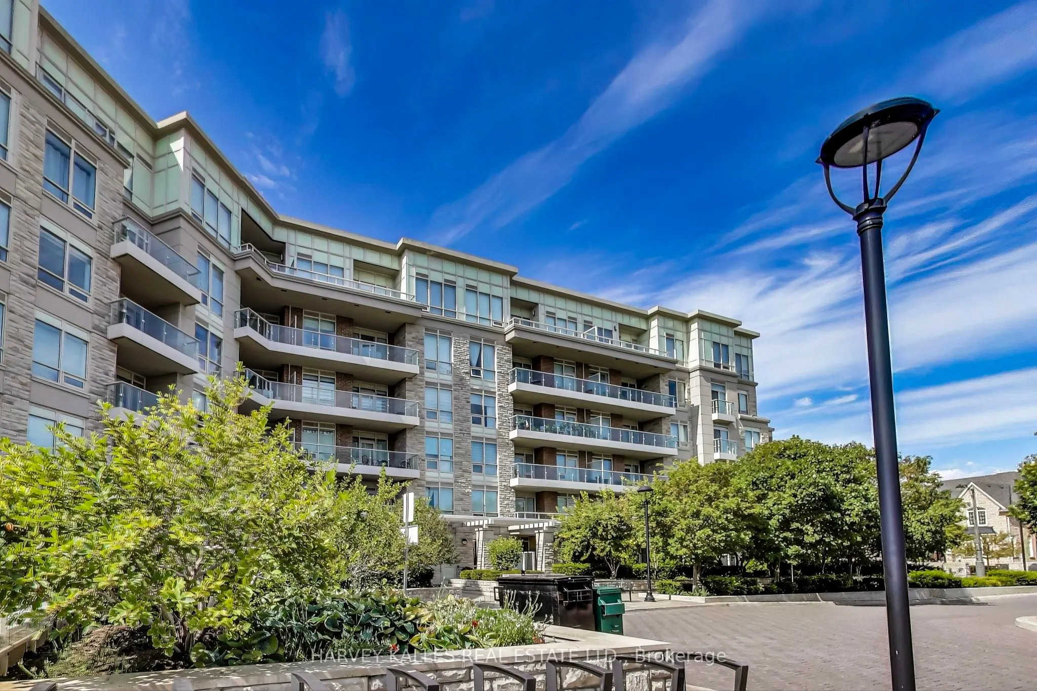 9 Stollery Pond Crescent, #11
