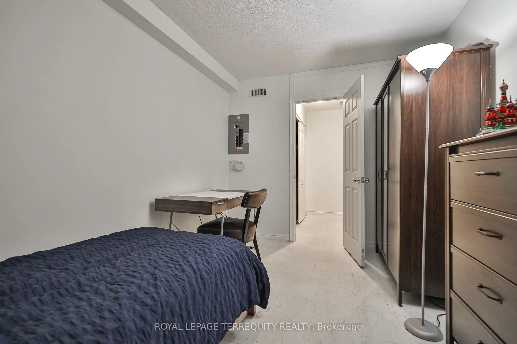 900 Steeles Avenue W, #105