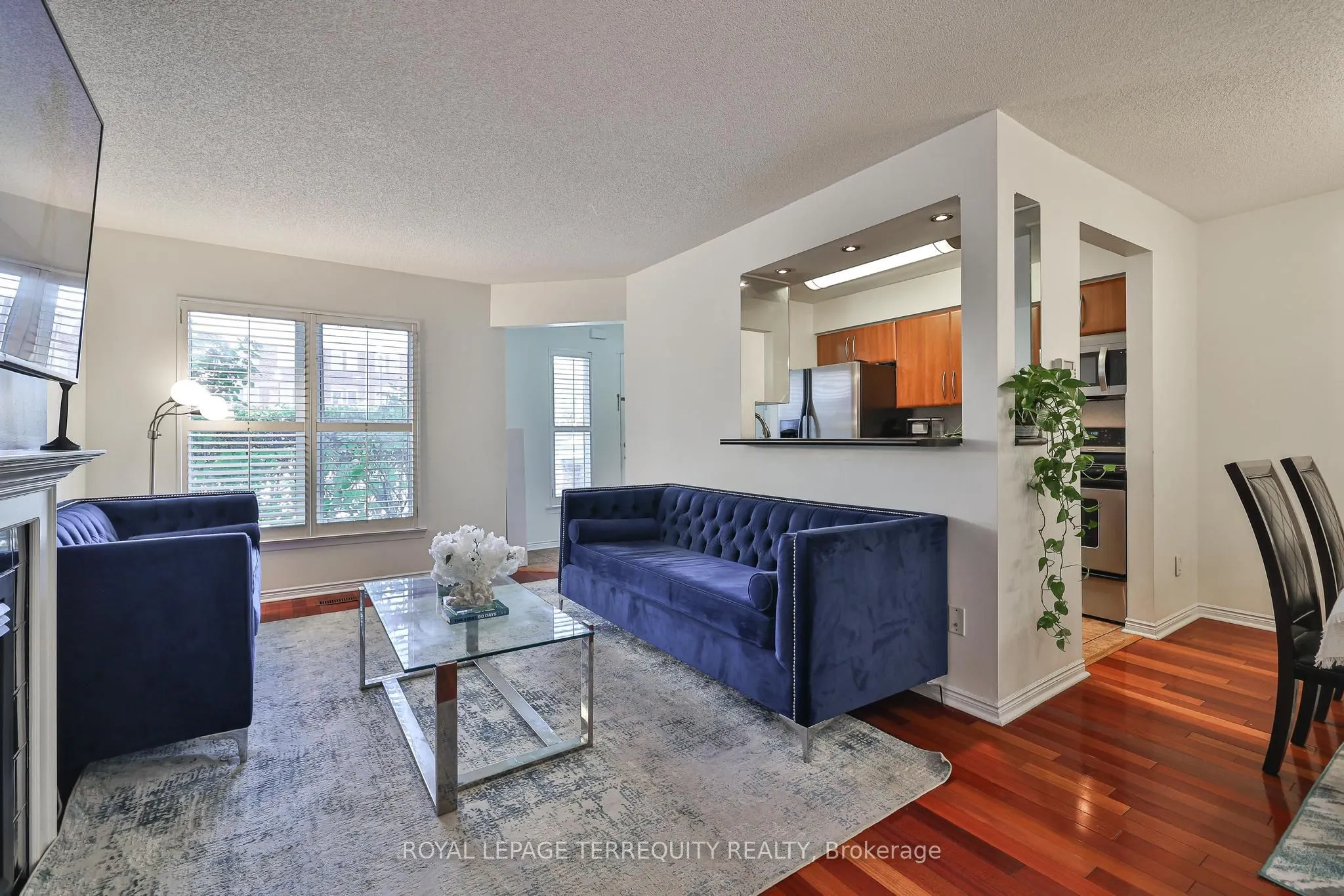 900 Steeles Avenue W, #105