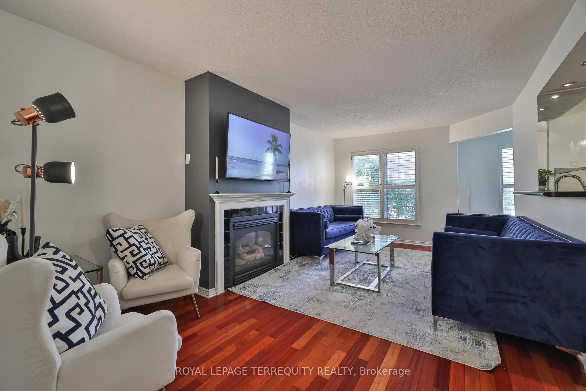 900 Steeles Avenue W, #105