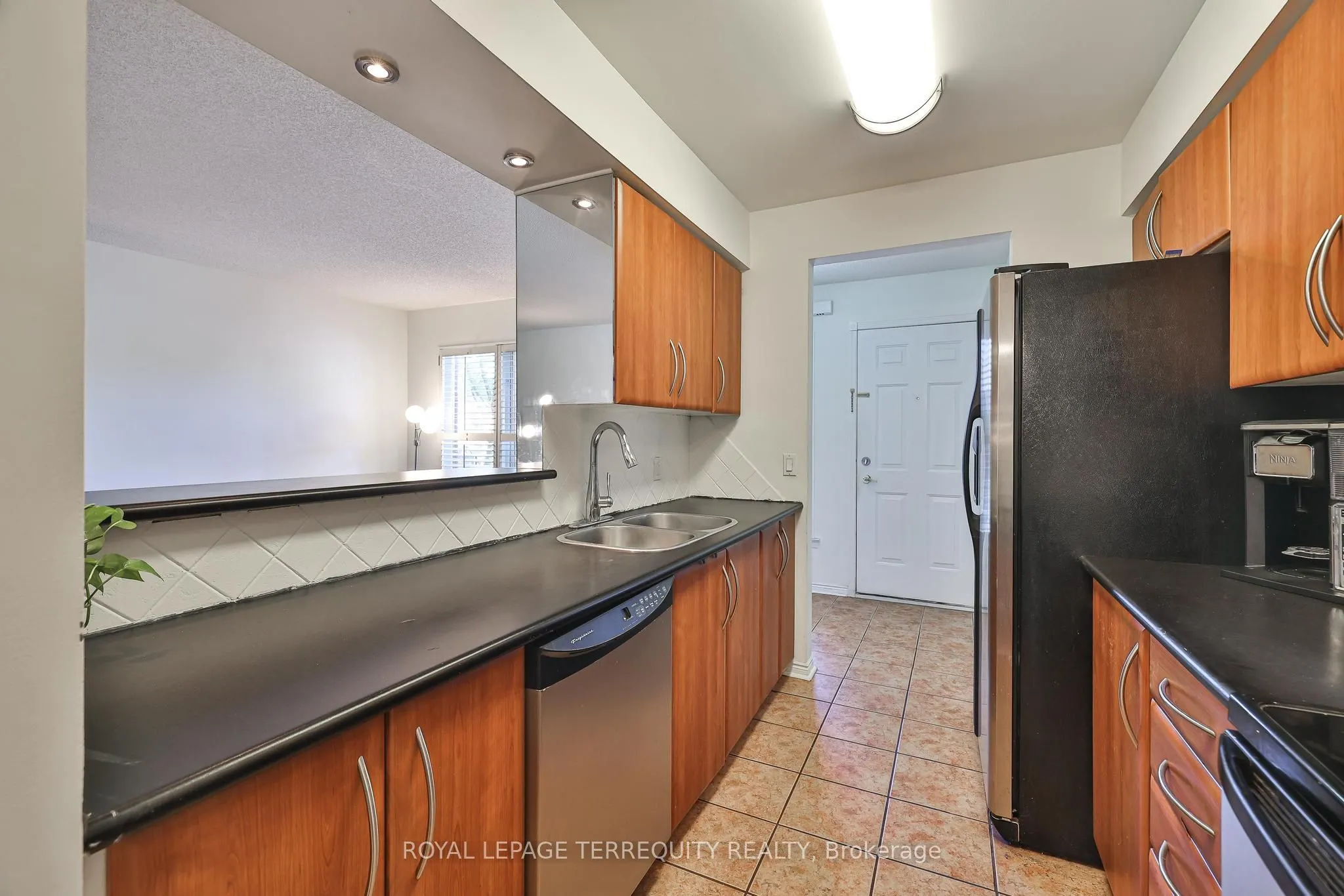 900 Steeles Avenue W, #105