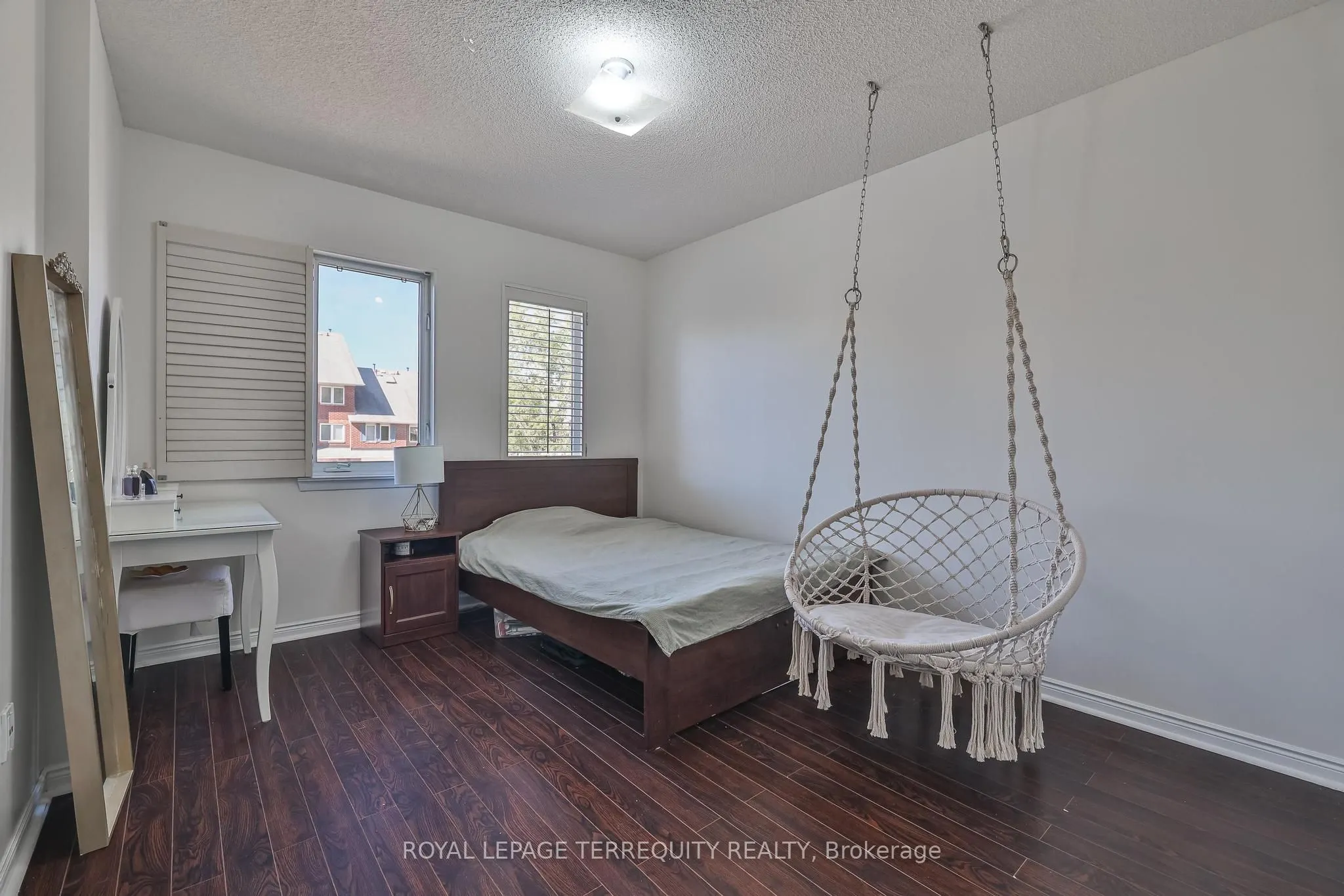 900 Steeles Avenue W, #105