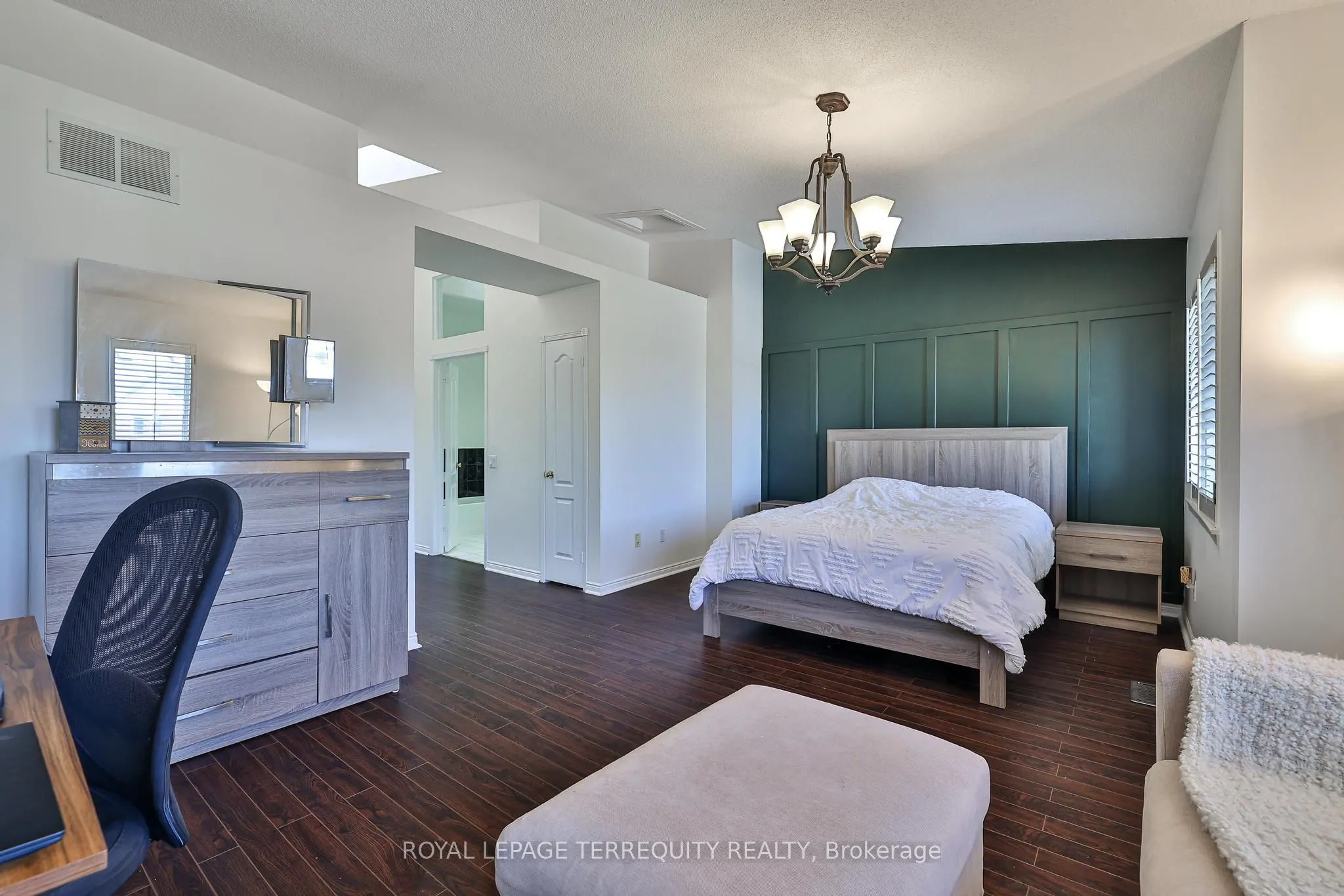 900 Steeles Avenue W, #105