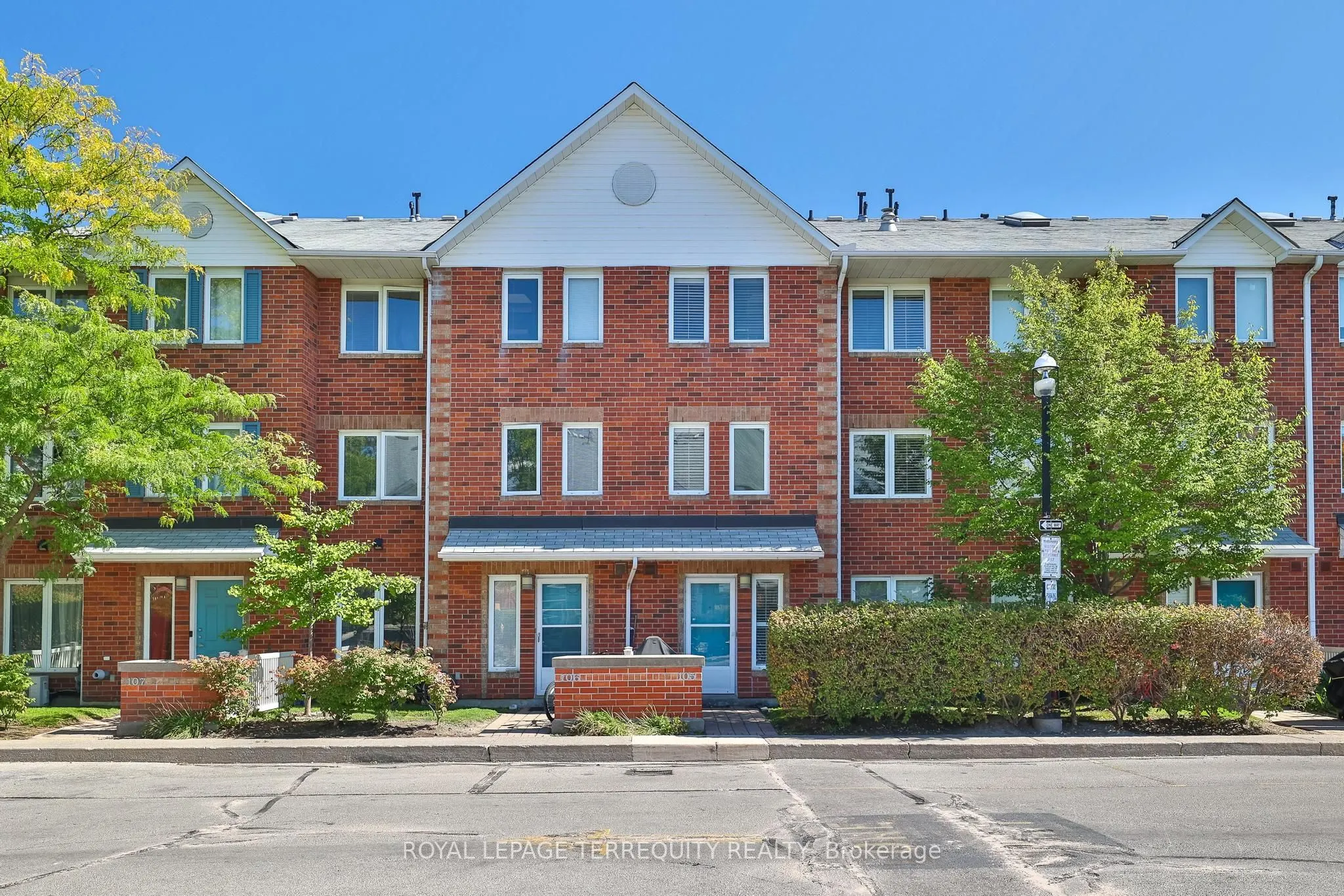 900 Steeles Avenue W, #105