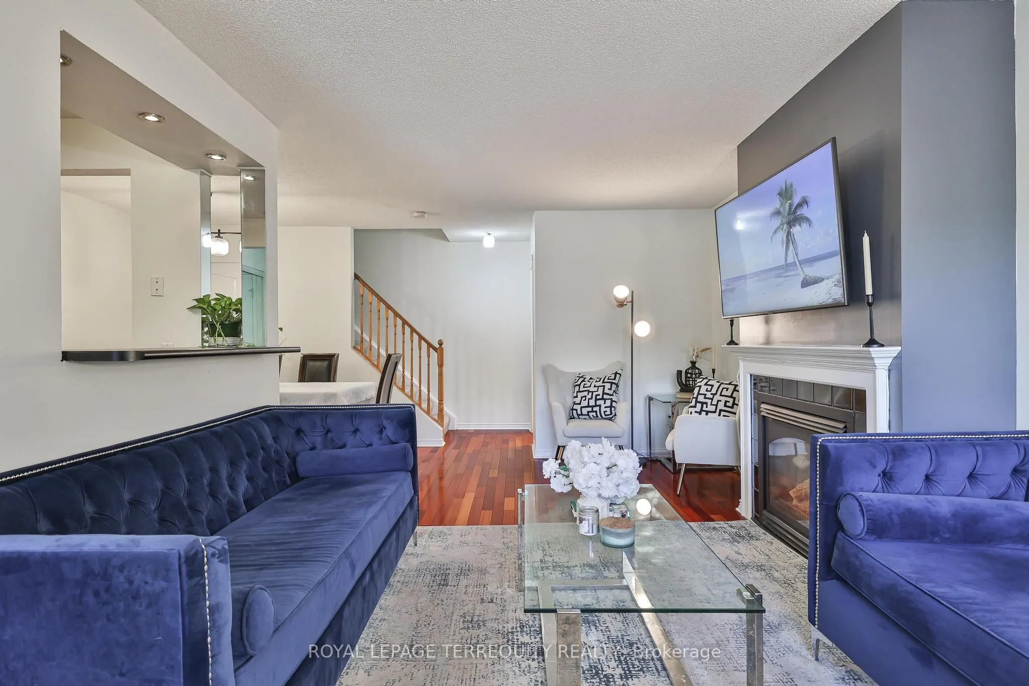 900 Steeles Avenue W, #105