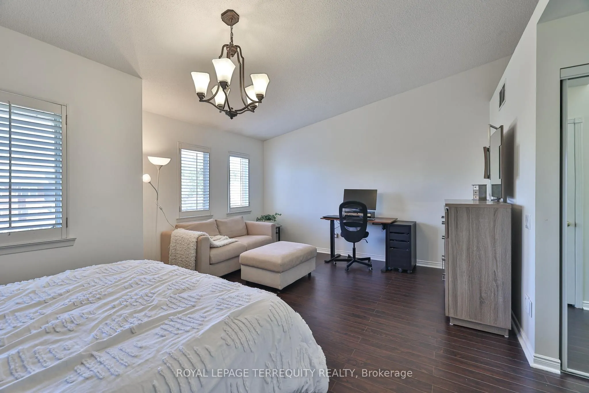 900 Steeles Avenue W, #105