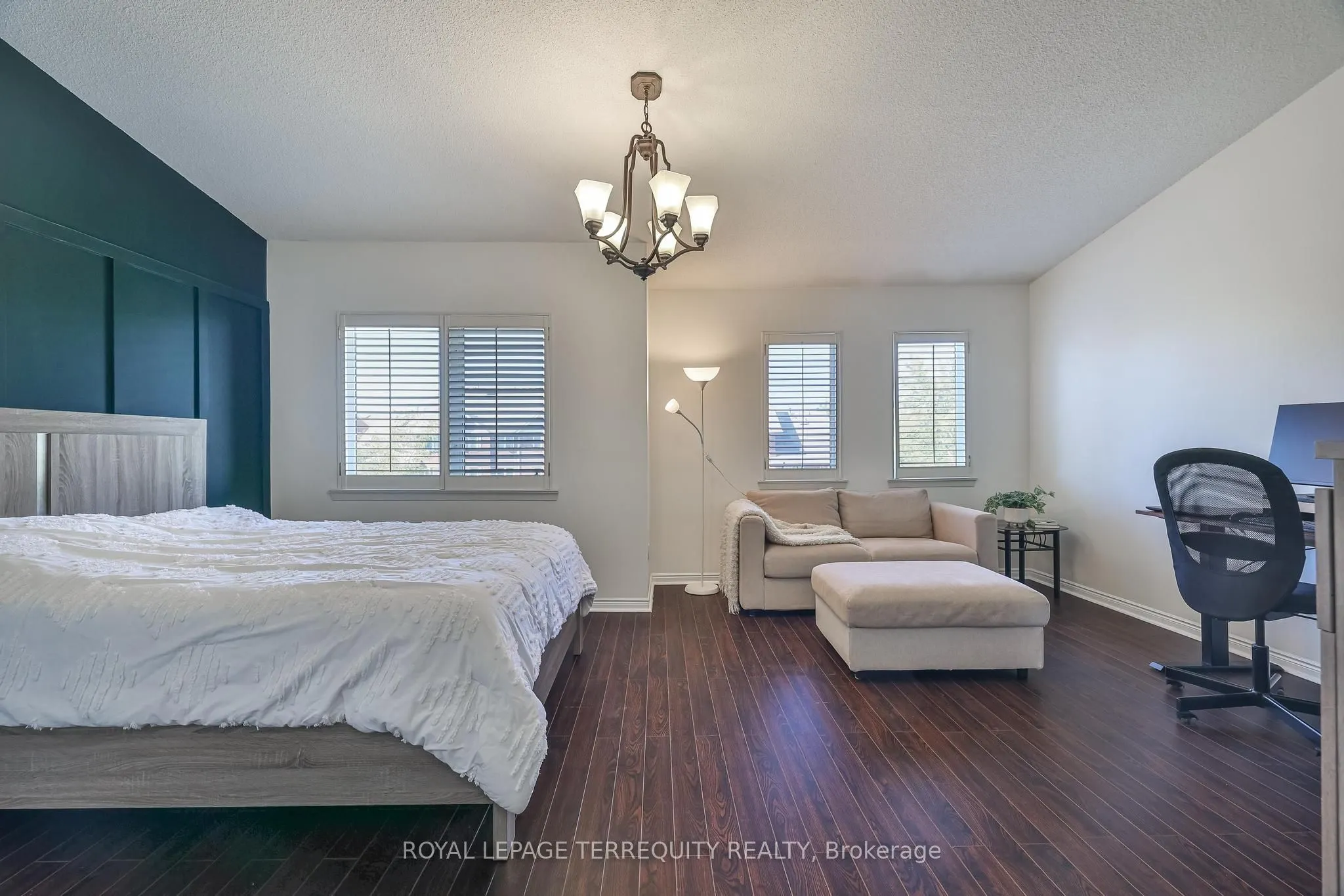 900 Steeles Avenue W, #105