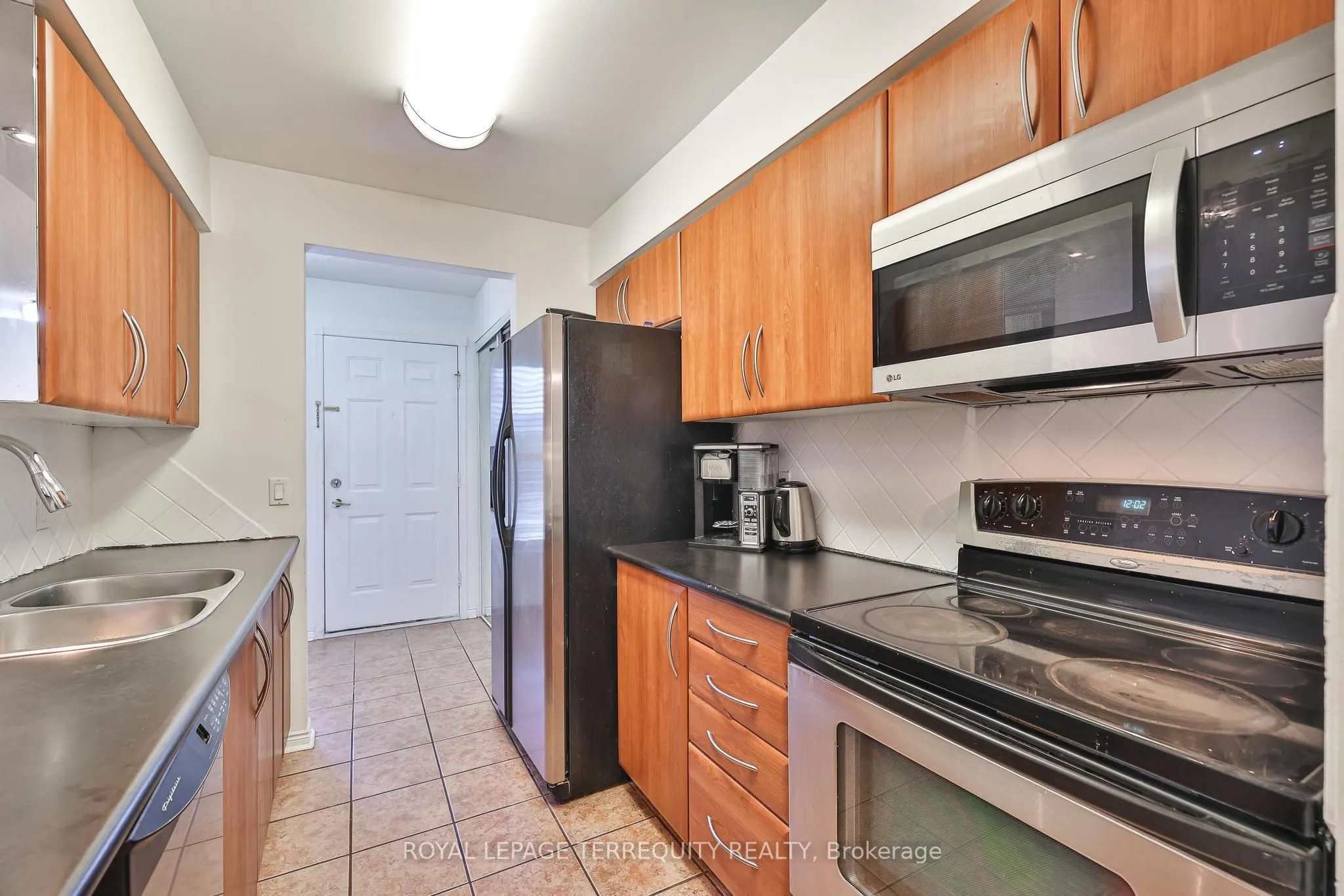 900 Steeles Avenue W, #105