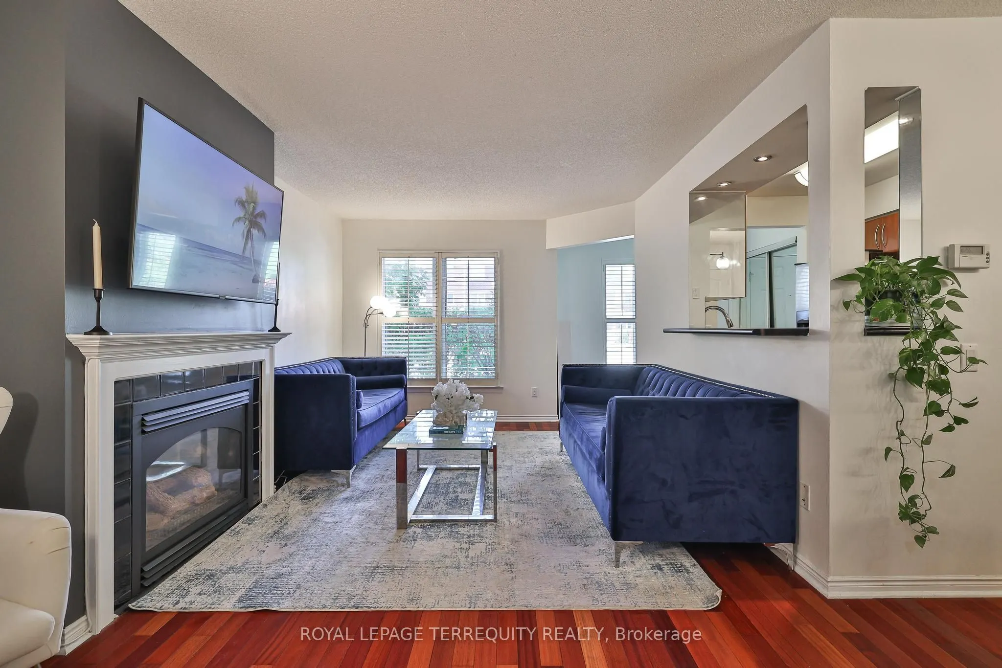 900 Steeles Avenue W, #105