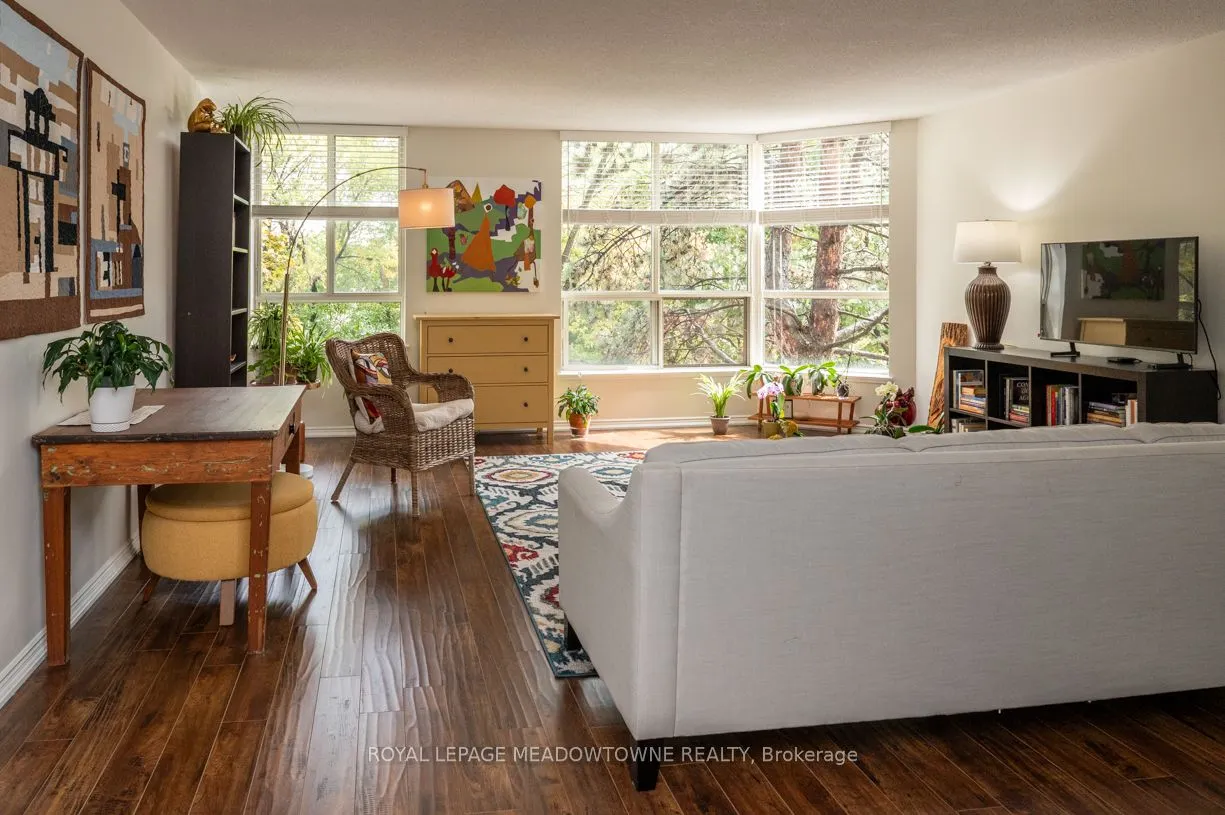 14924 Yonge Street, #201