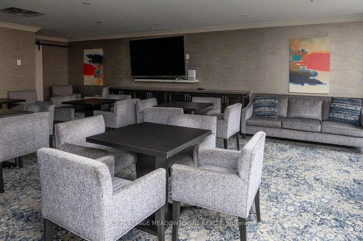 14924 Yonge Street, #201