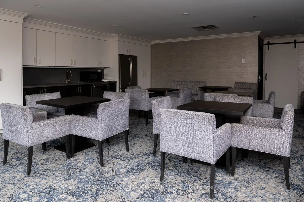 14924 Yonge Street, #201