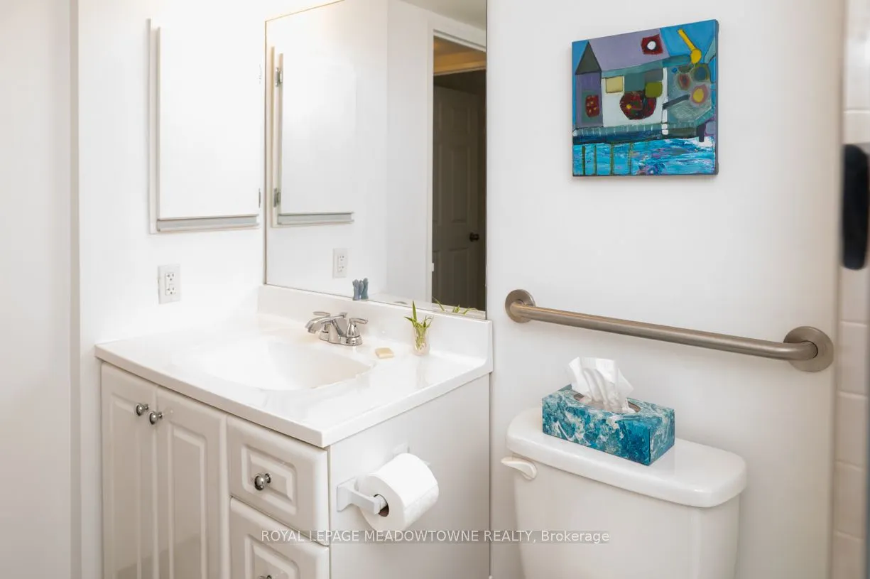 14924 Yonge Street, #201