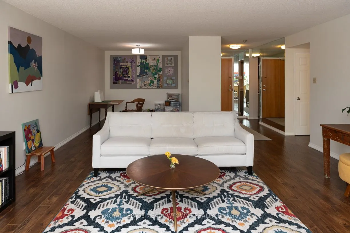14924 Yonge Street, #201