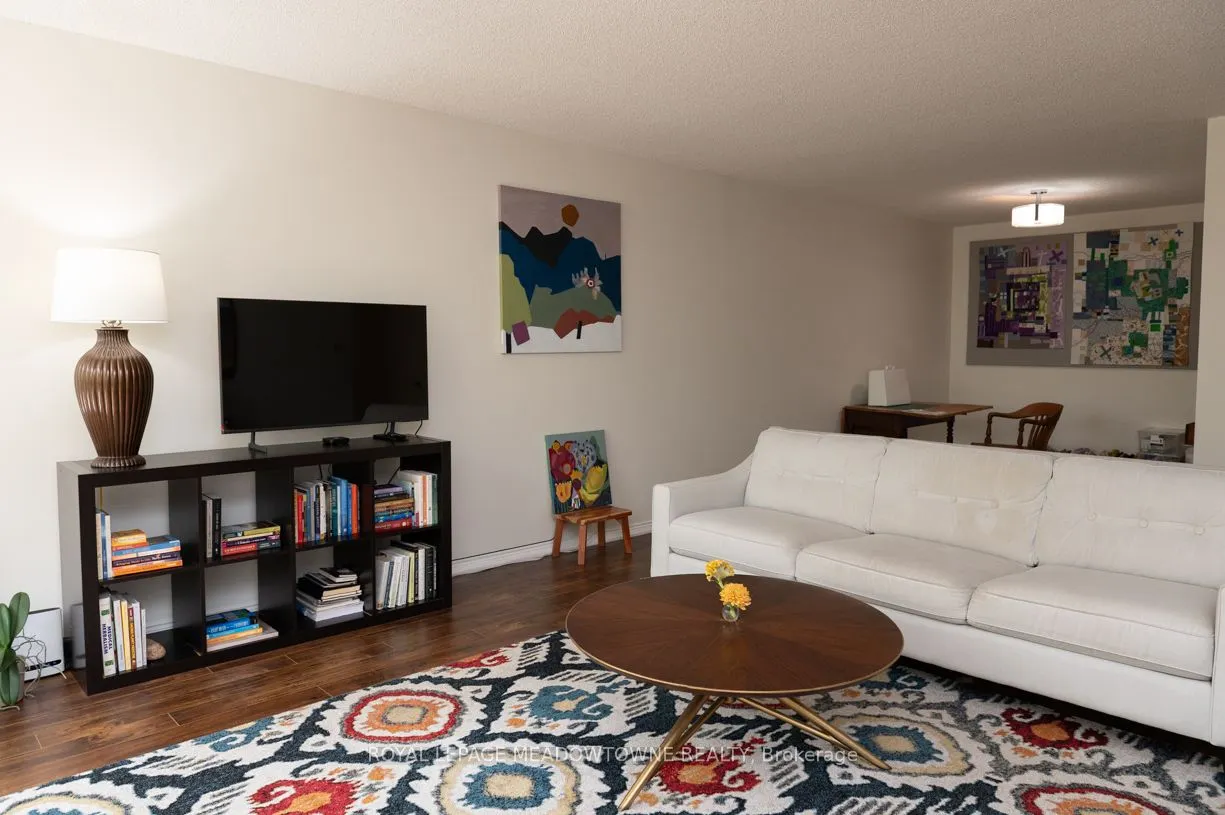 14924 Yonge Street, #201