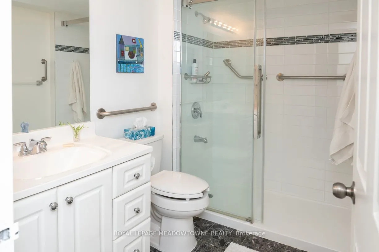 14924 Yonge Street, #201