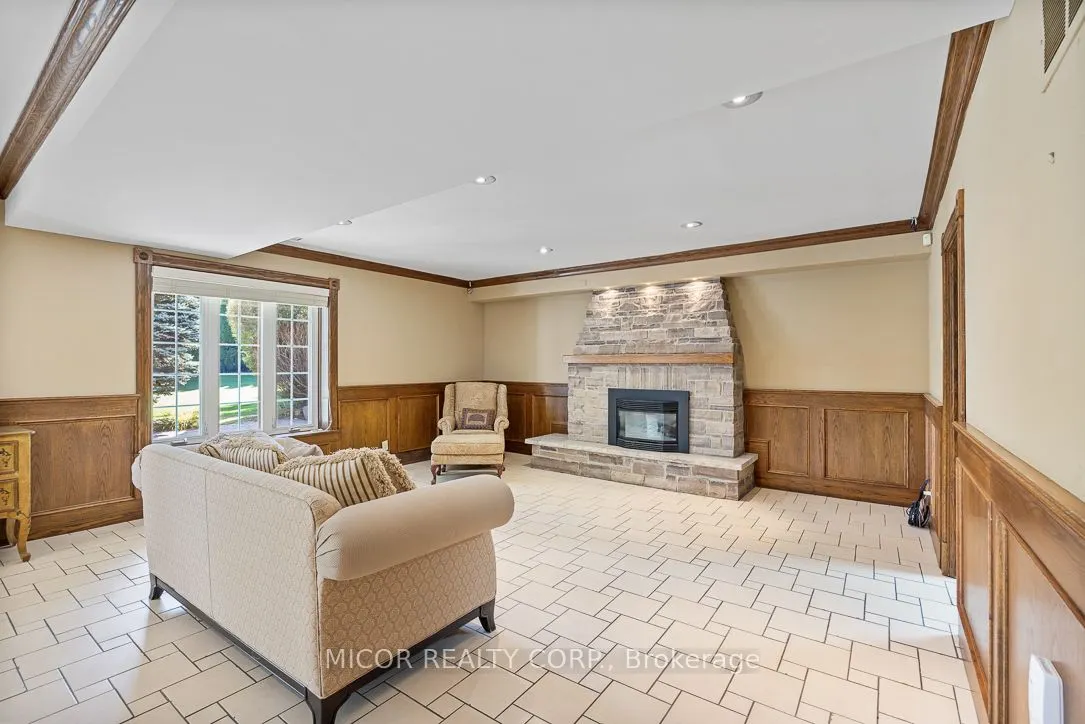 11 Meadowland Court