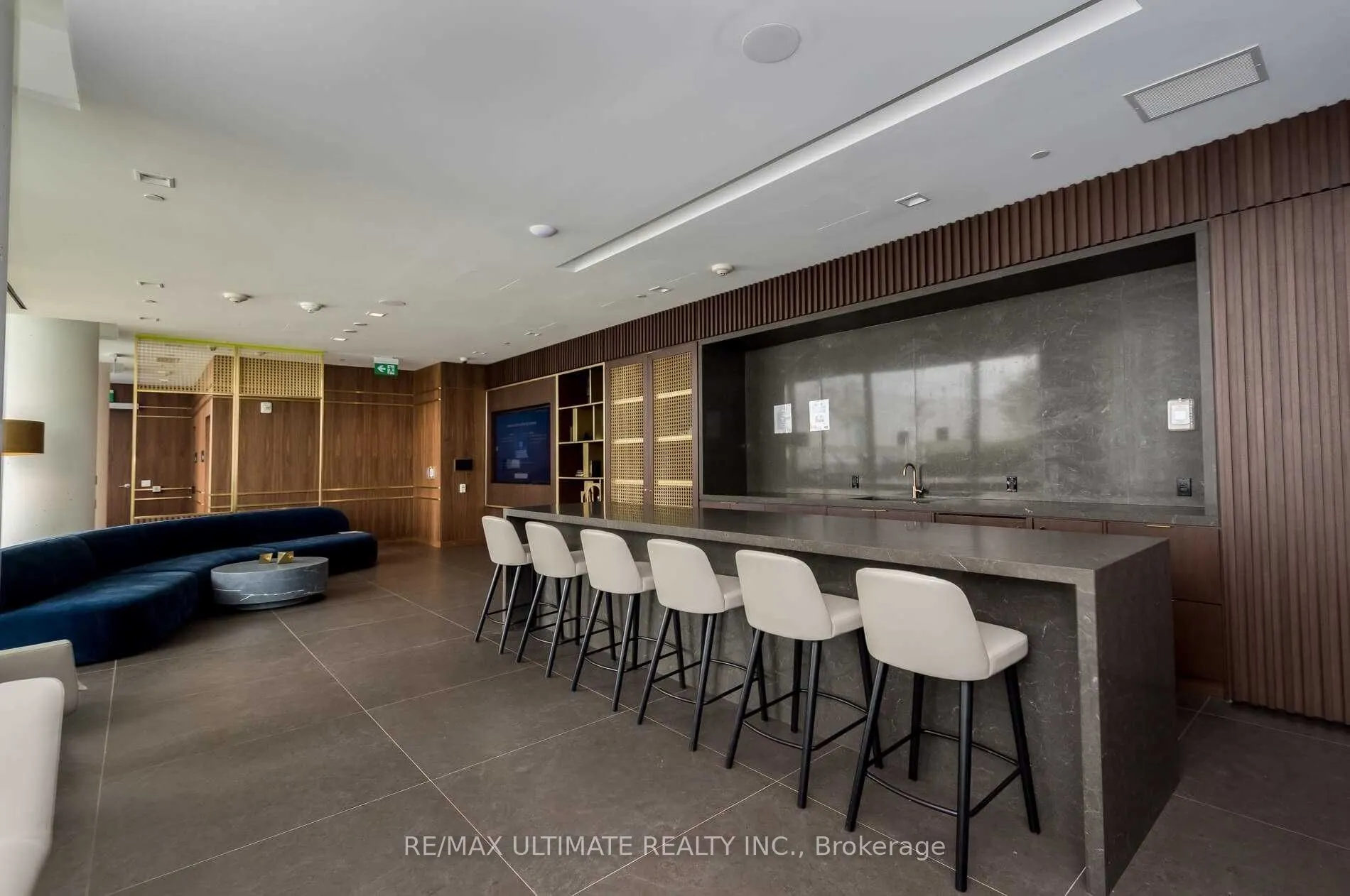 950 Portage Parkway, #4801