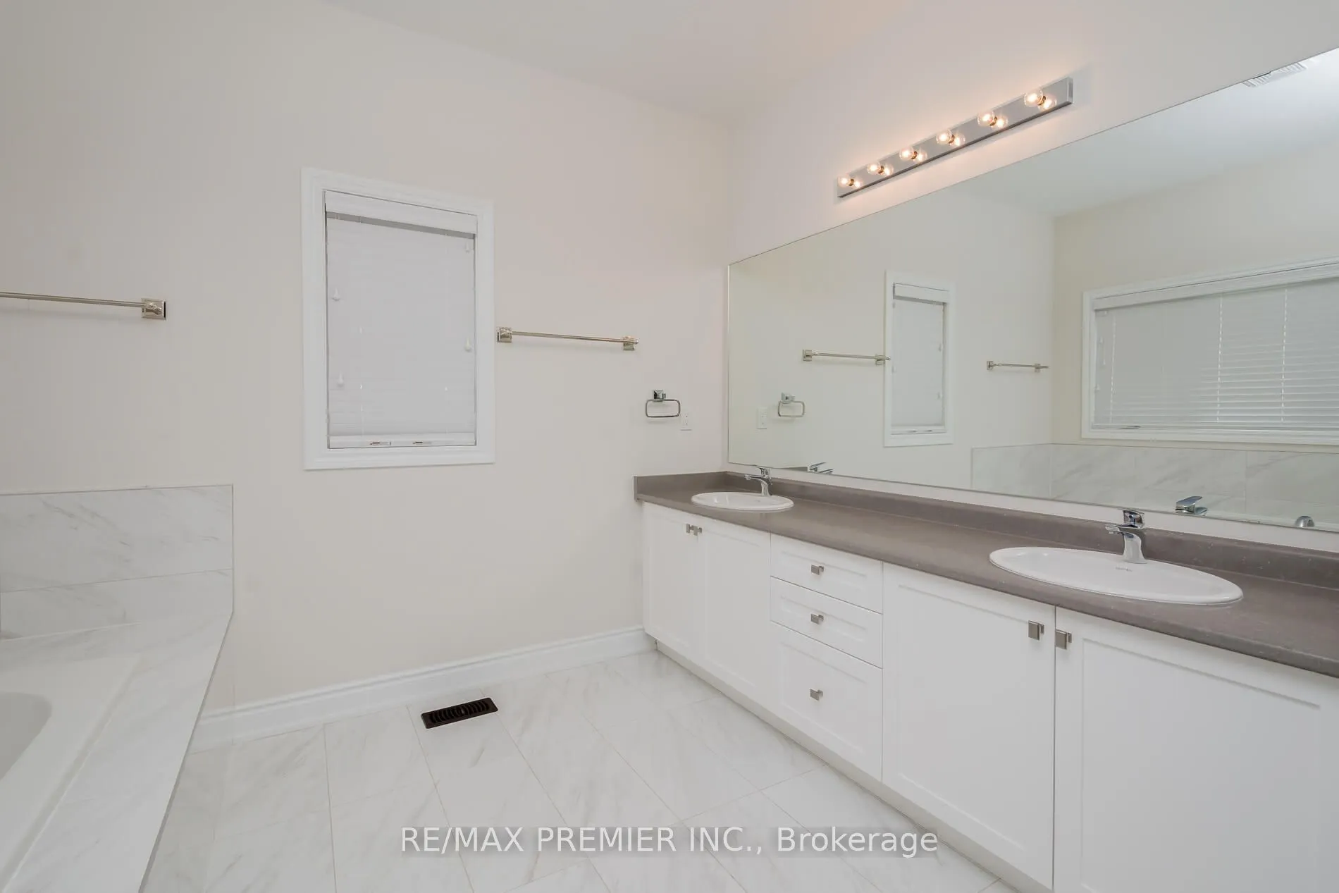 115 Rotondo Crescent