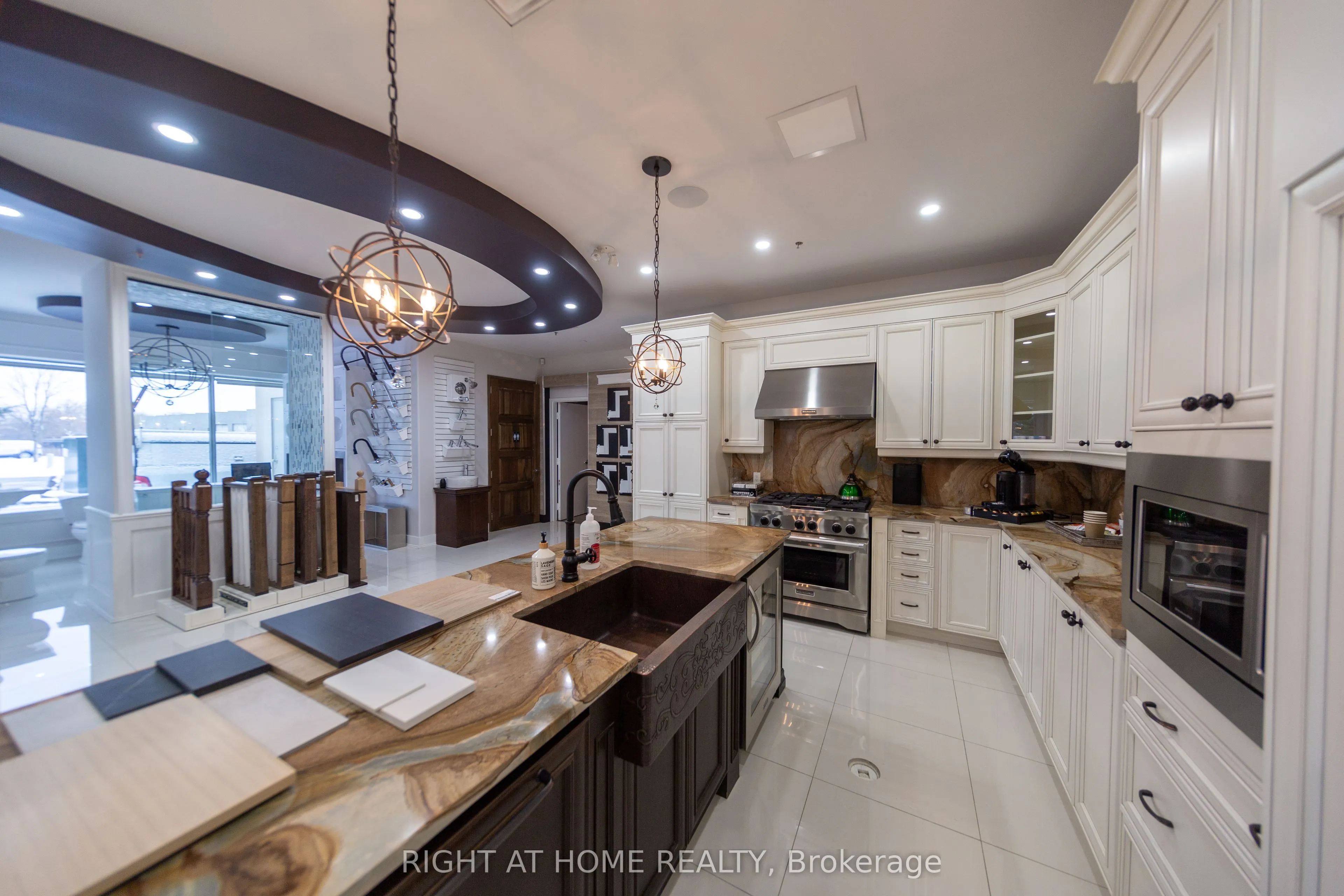 636 Edward Avenue, #14