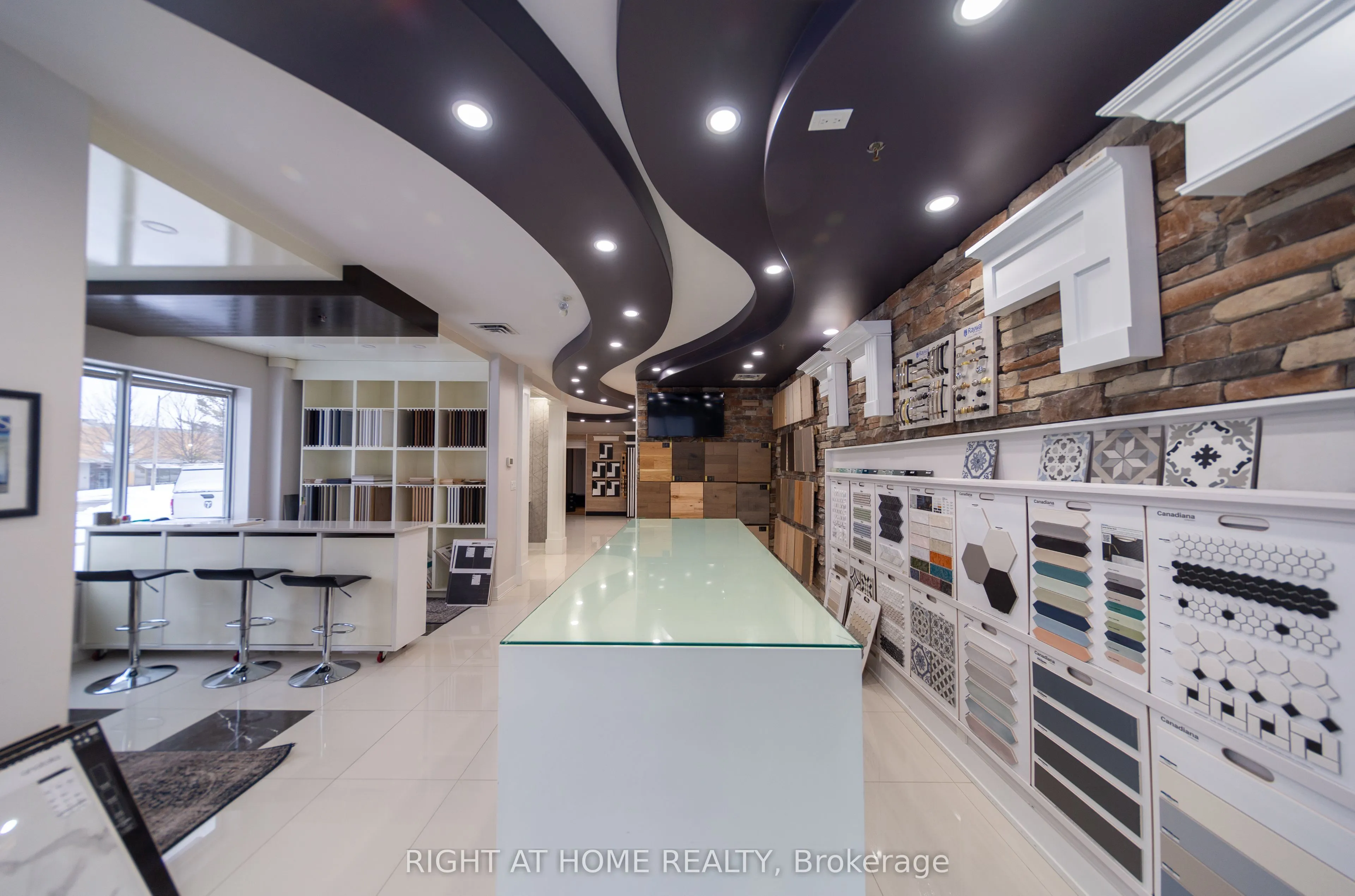 636 Edward Avenue, #14