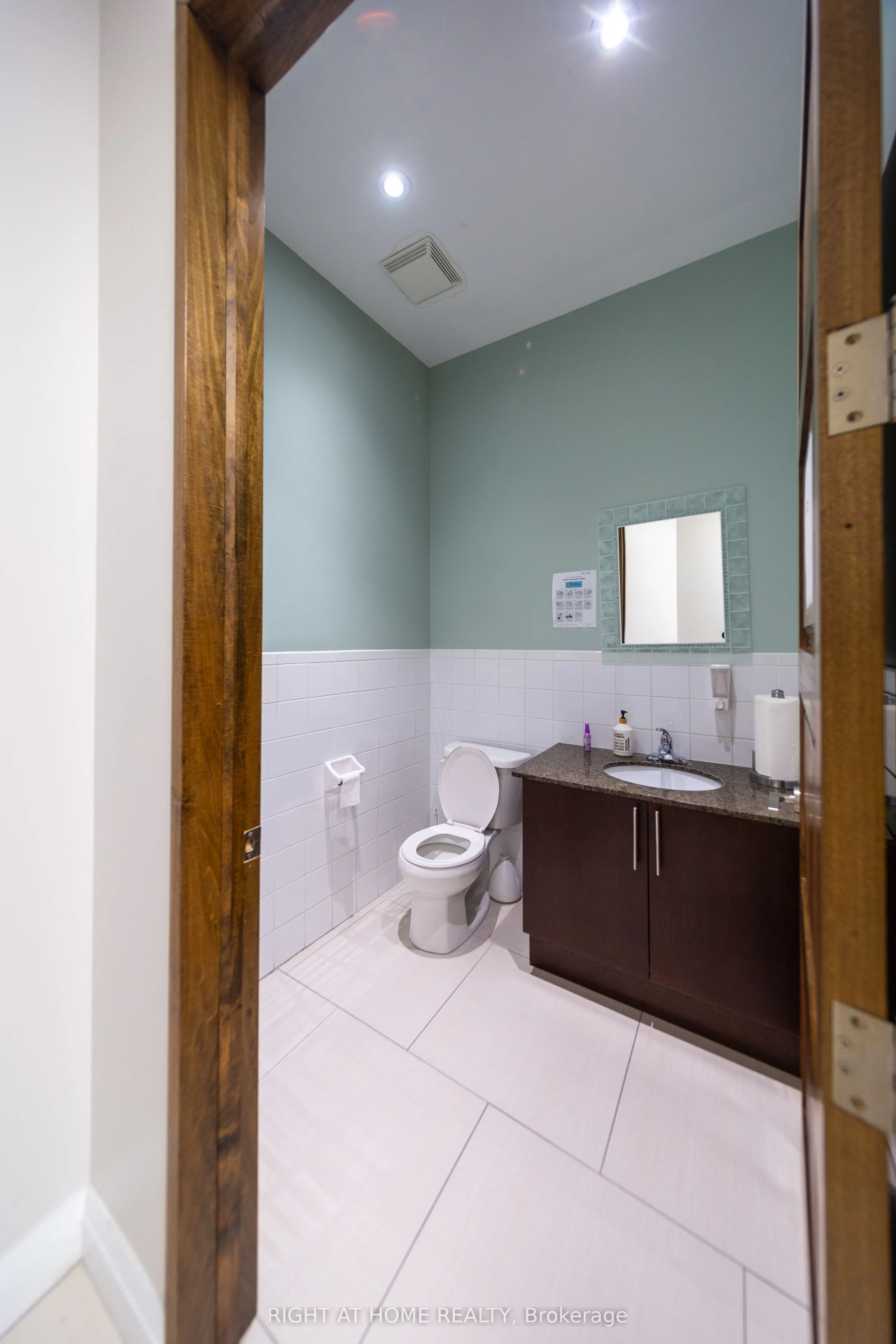 636 Edward Avenue, #14