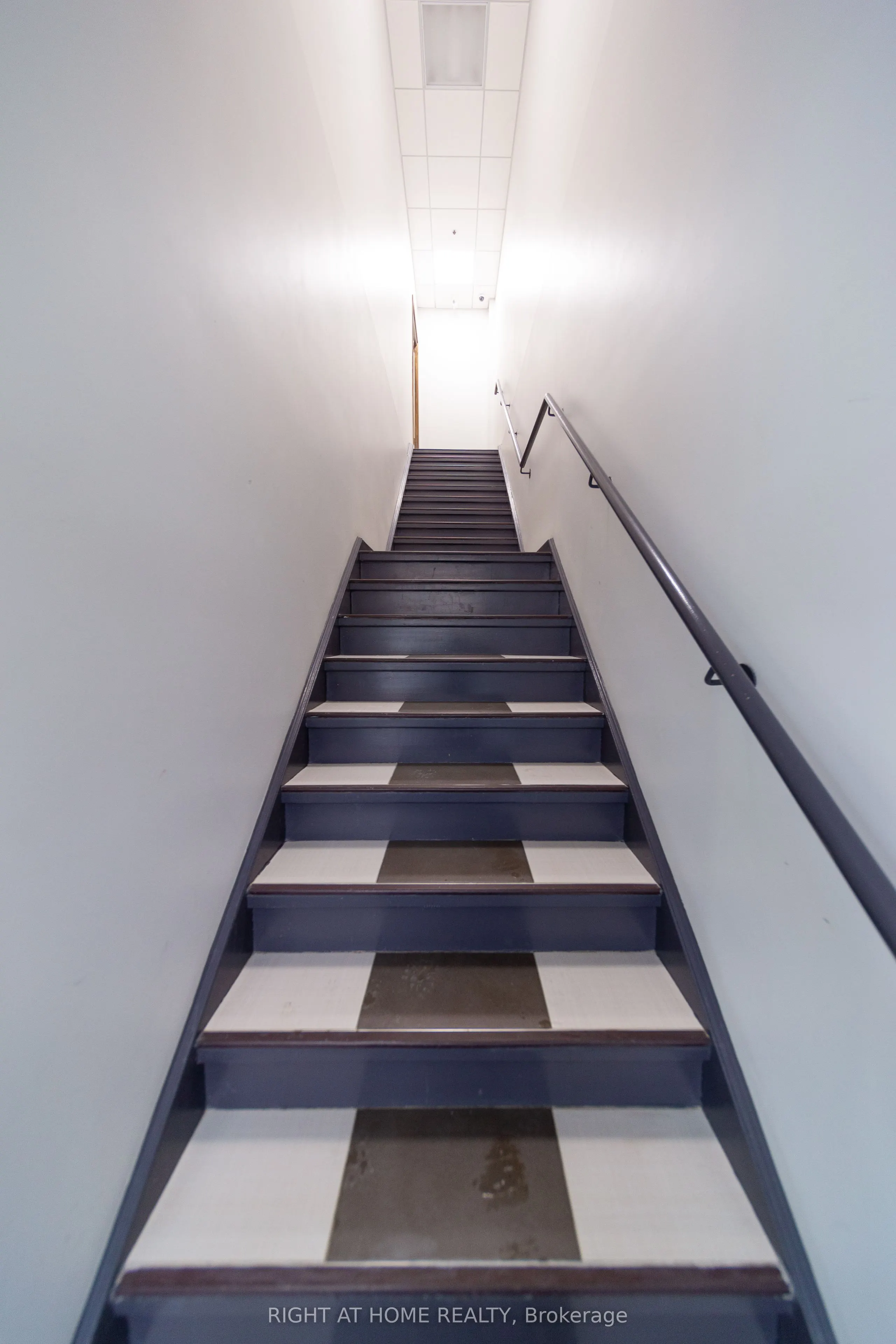 636 Edward Avenue, #14