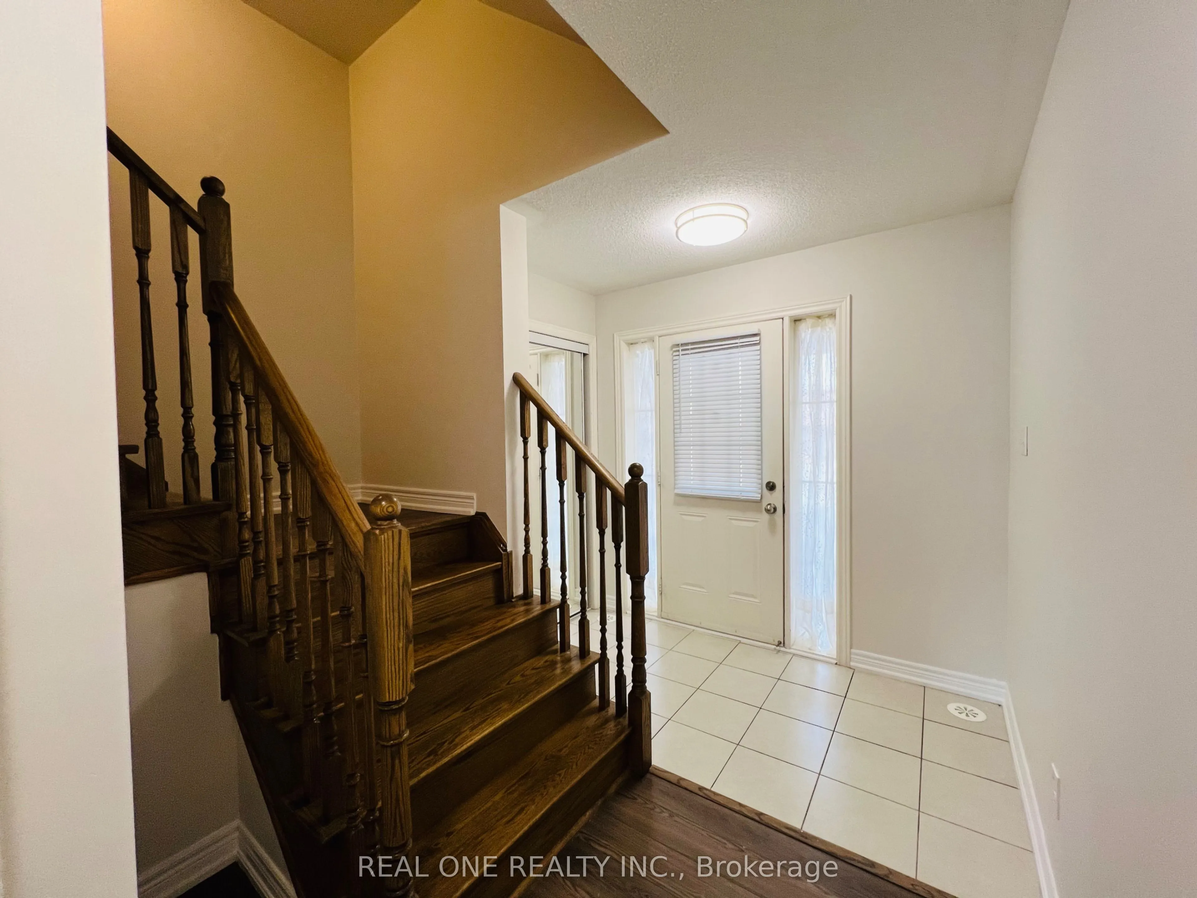 83 Roy Grove Way