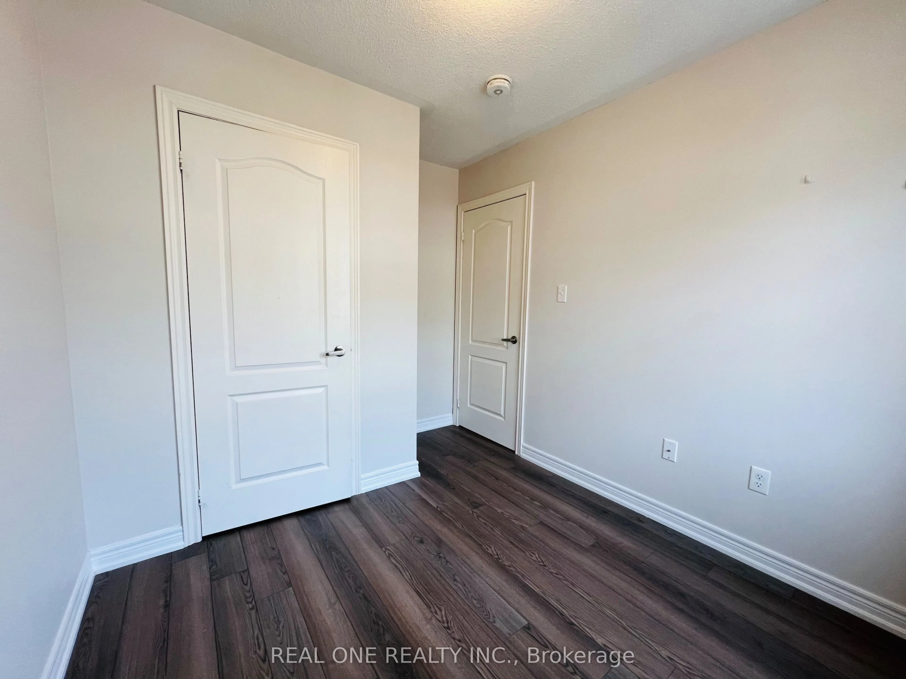 83 Roy Grove Way