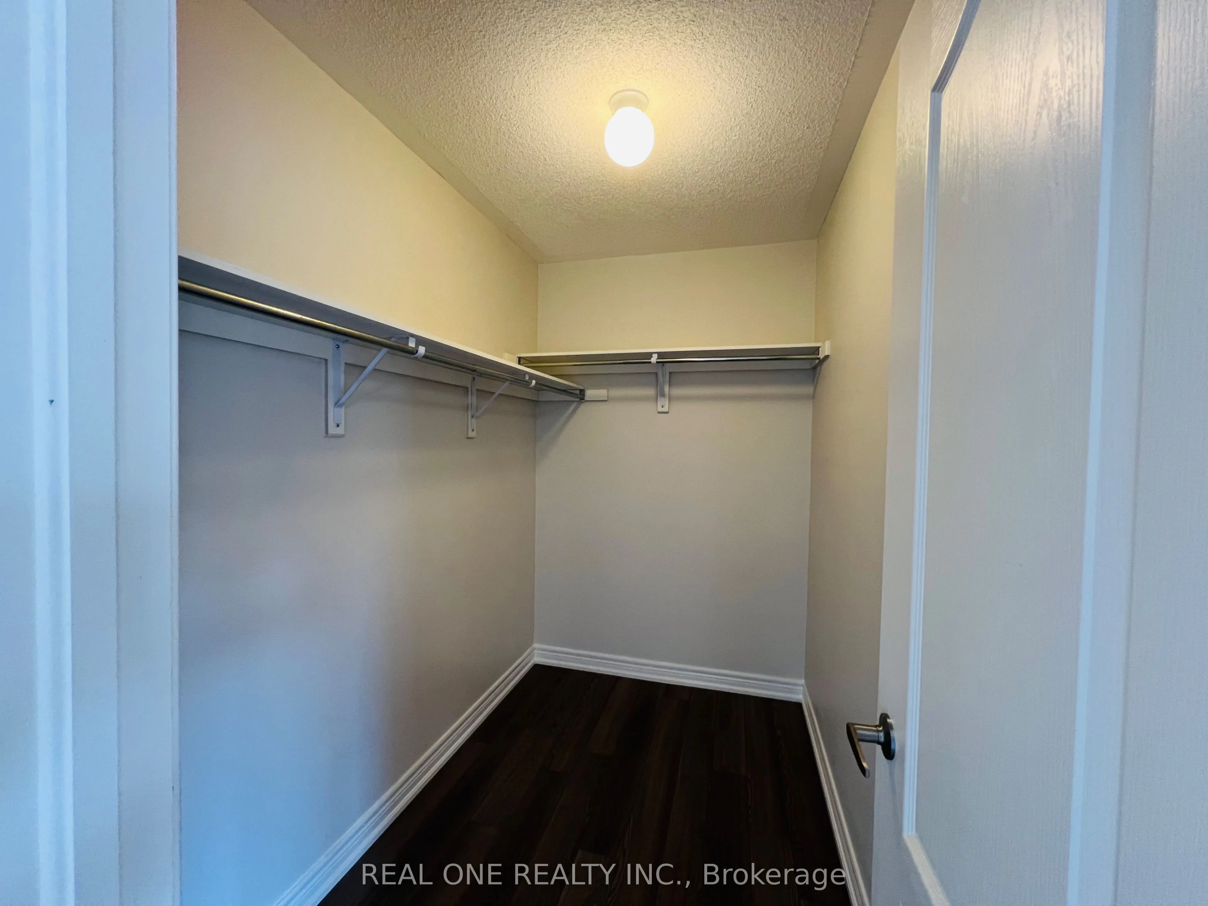 83 Roy Grove Way
