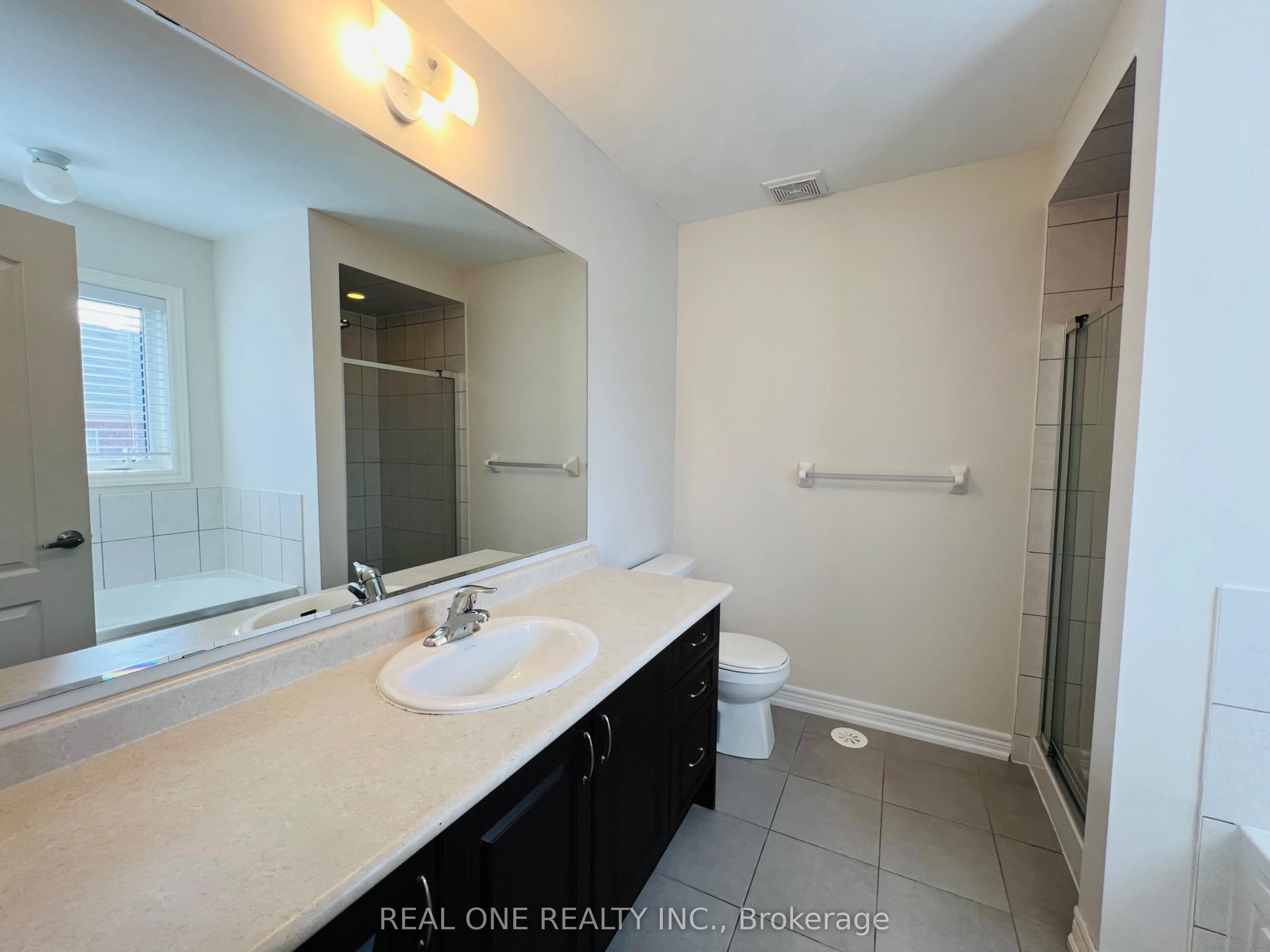 83 Roy Grove Way