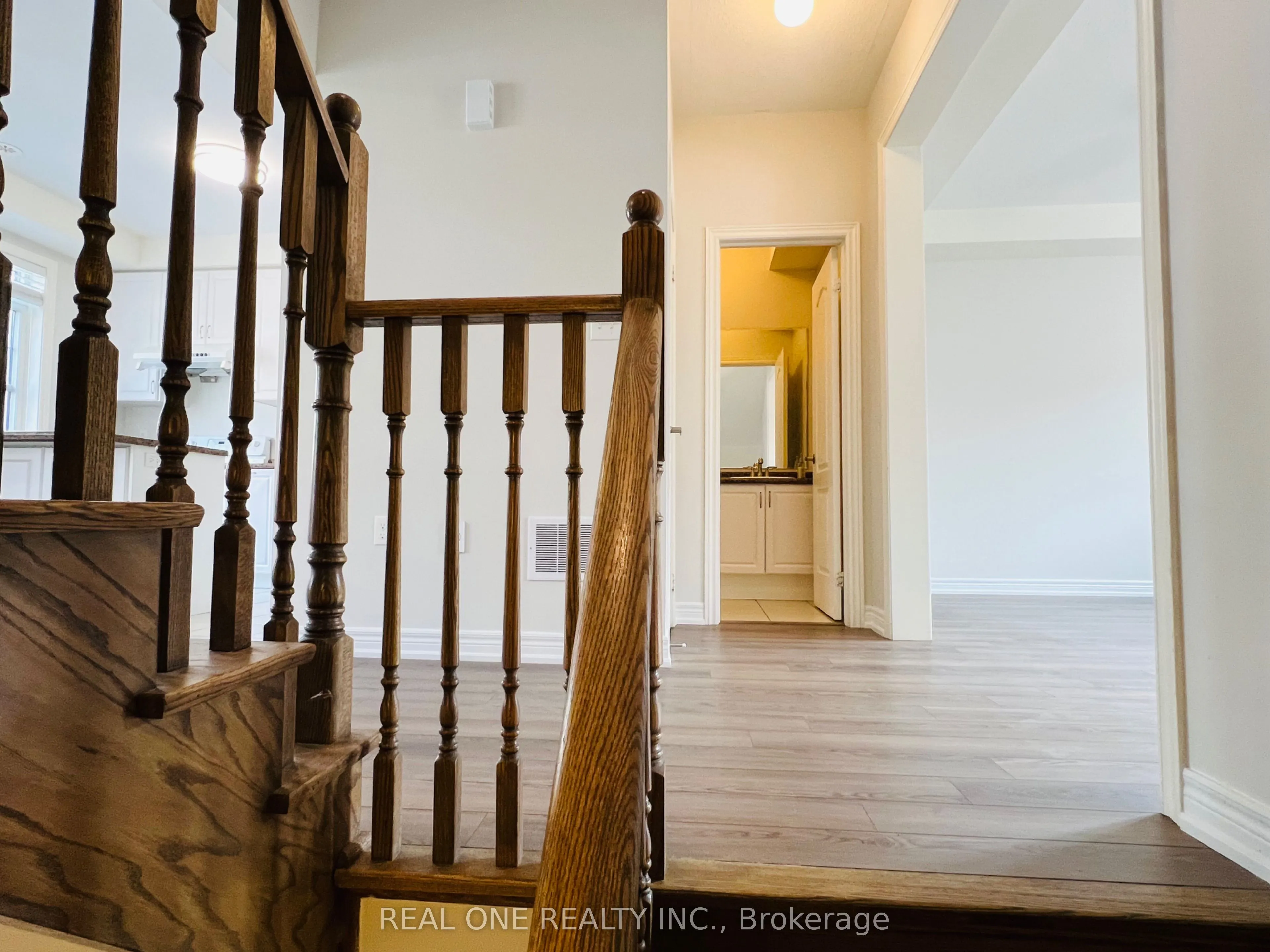 83 Roy Grove Way