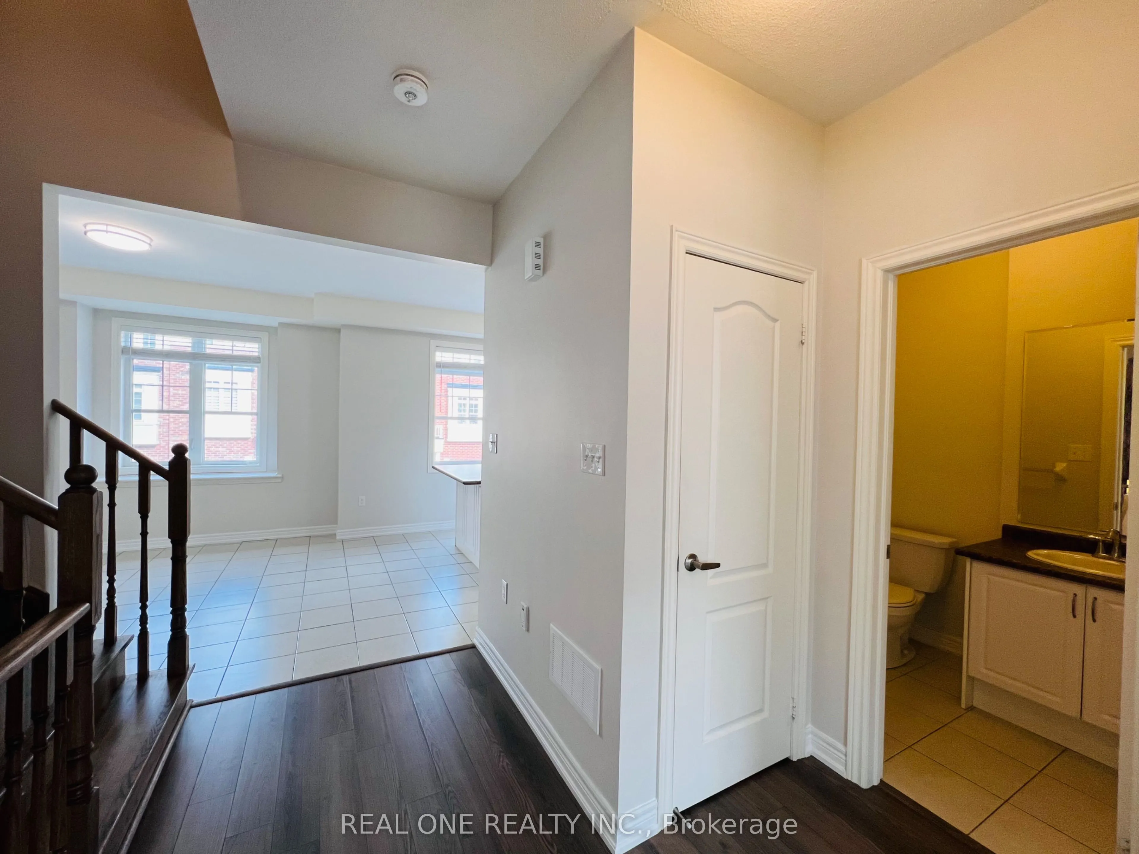 83 Roy Grove Way