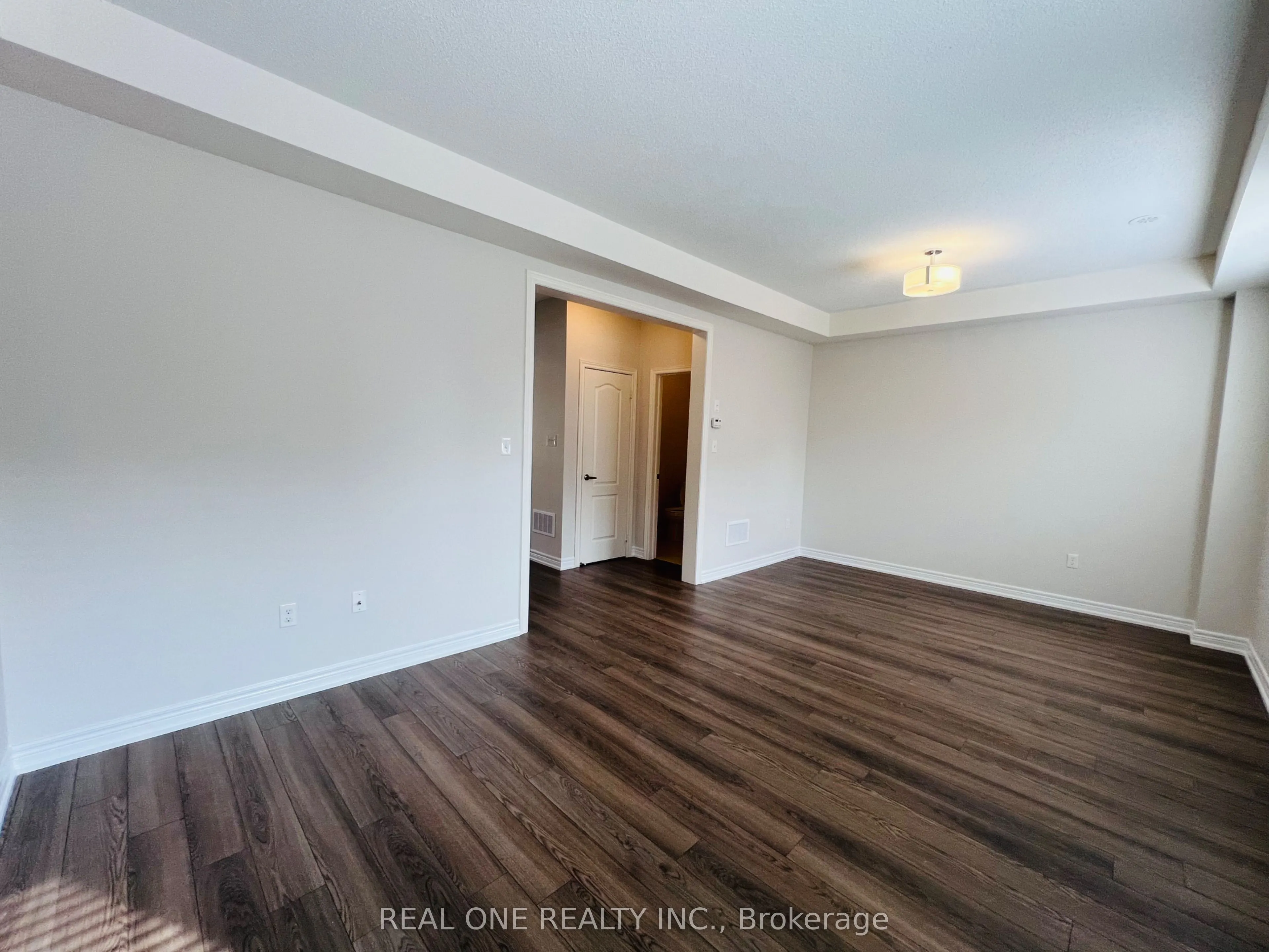 83 Roy Grove Way