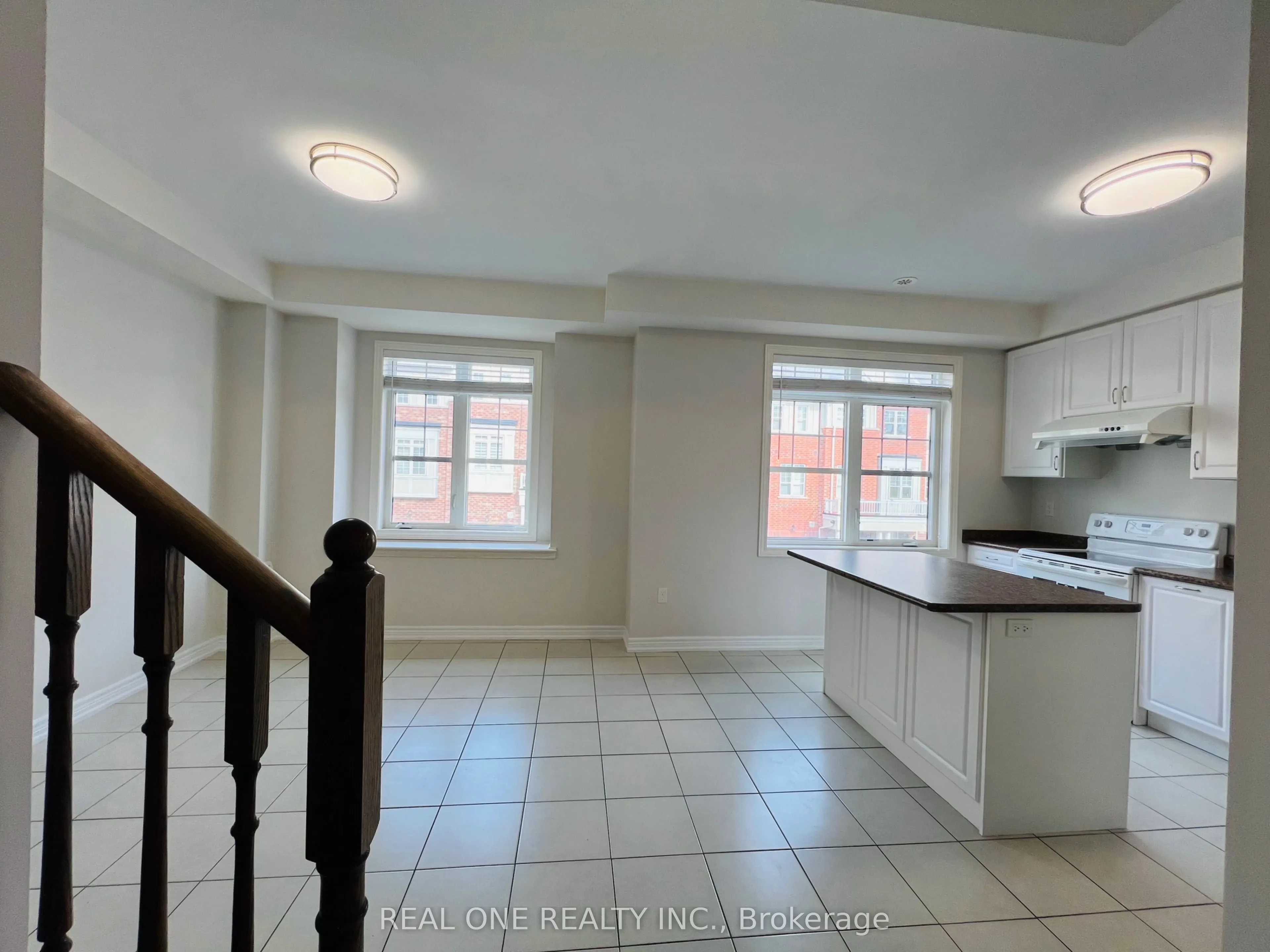 83 Roy Grove Way