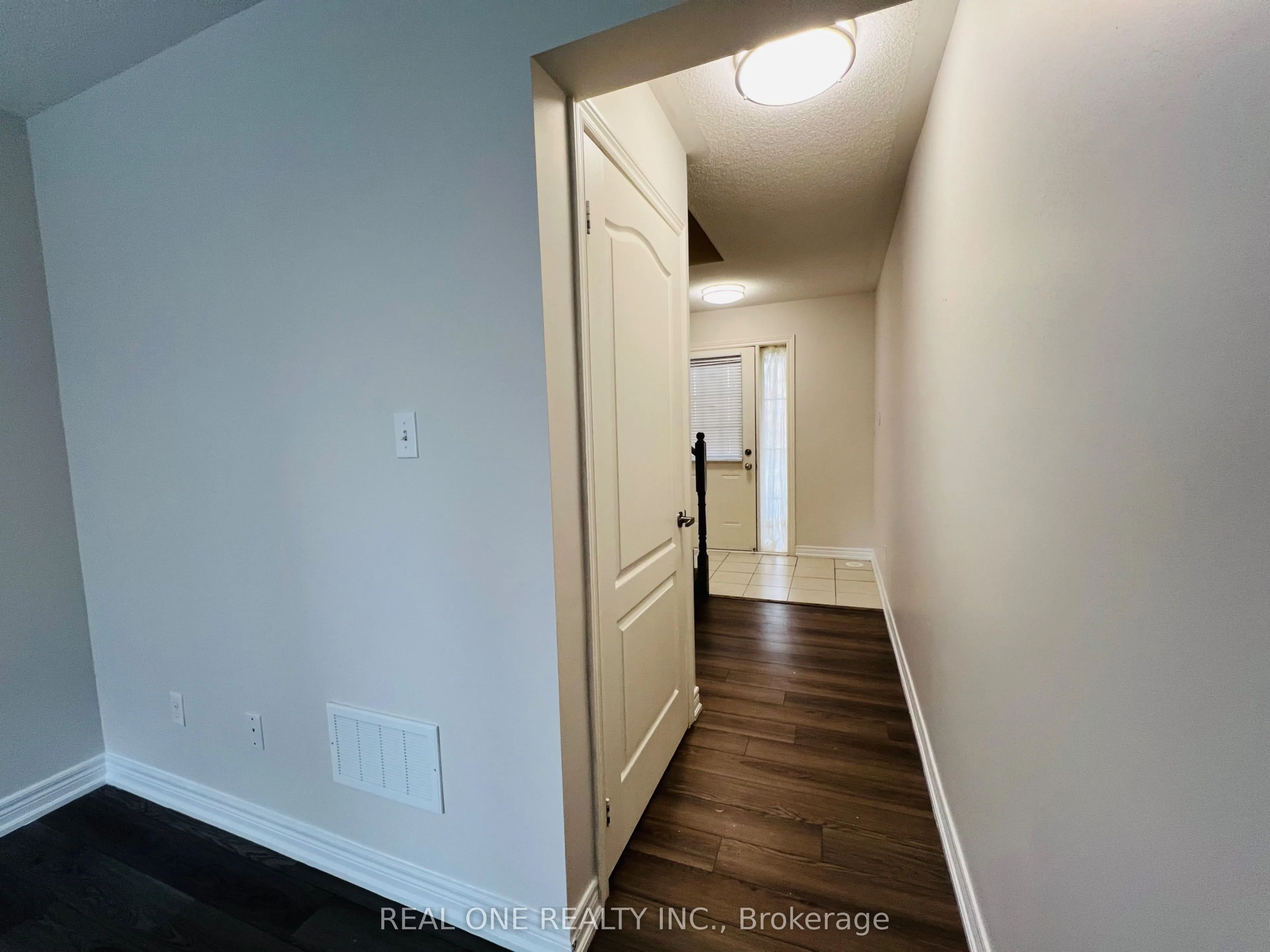 83 Roy Grove Way