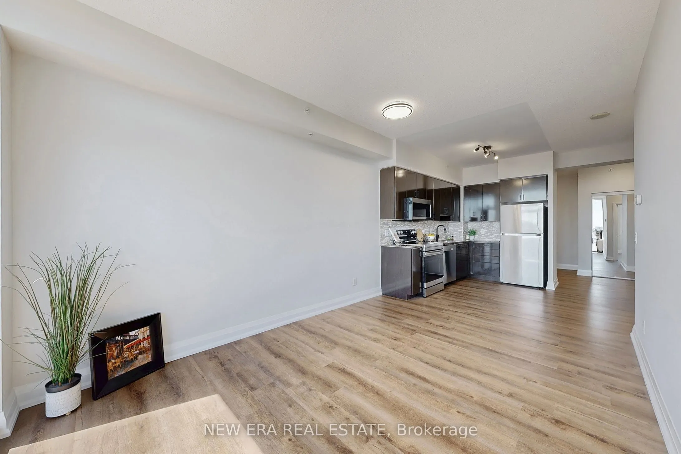 75 North Park Road, #1206