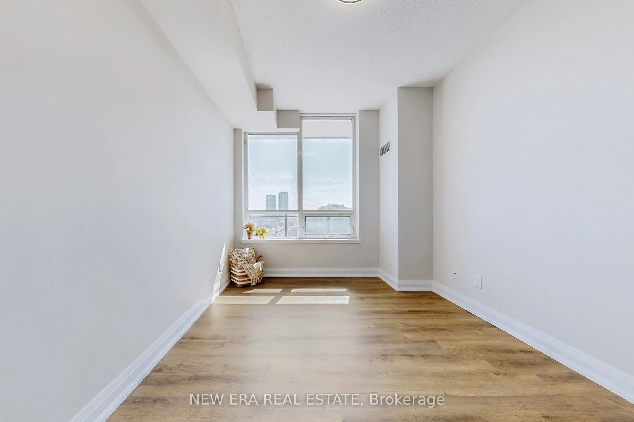 75 North Park Road, #1206