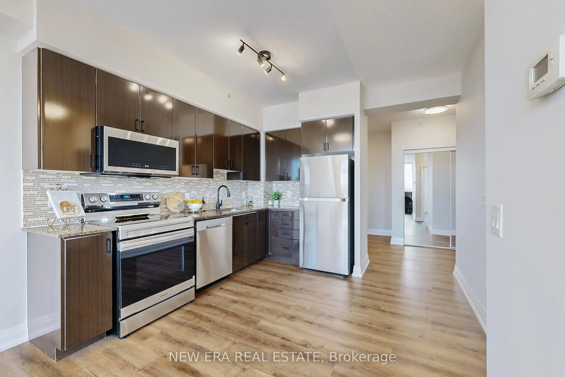 75 North Park Road, #1206