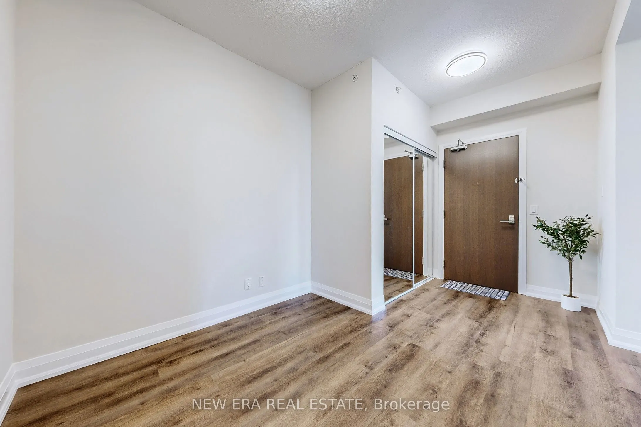 75 North Park Road, #1206