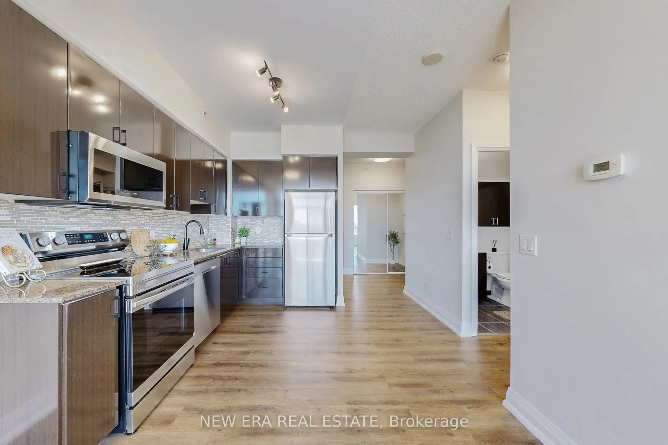 75 North Park Road, #1206