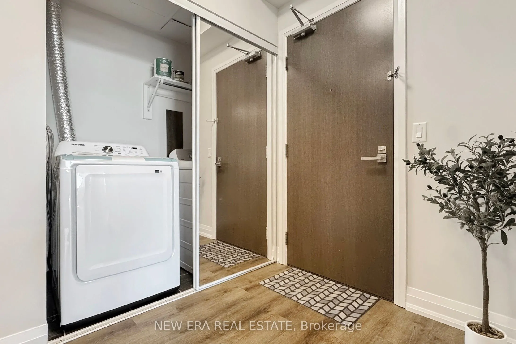 75 North Park Road, #1206
