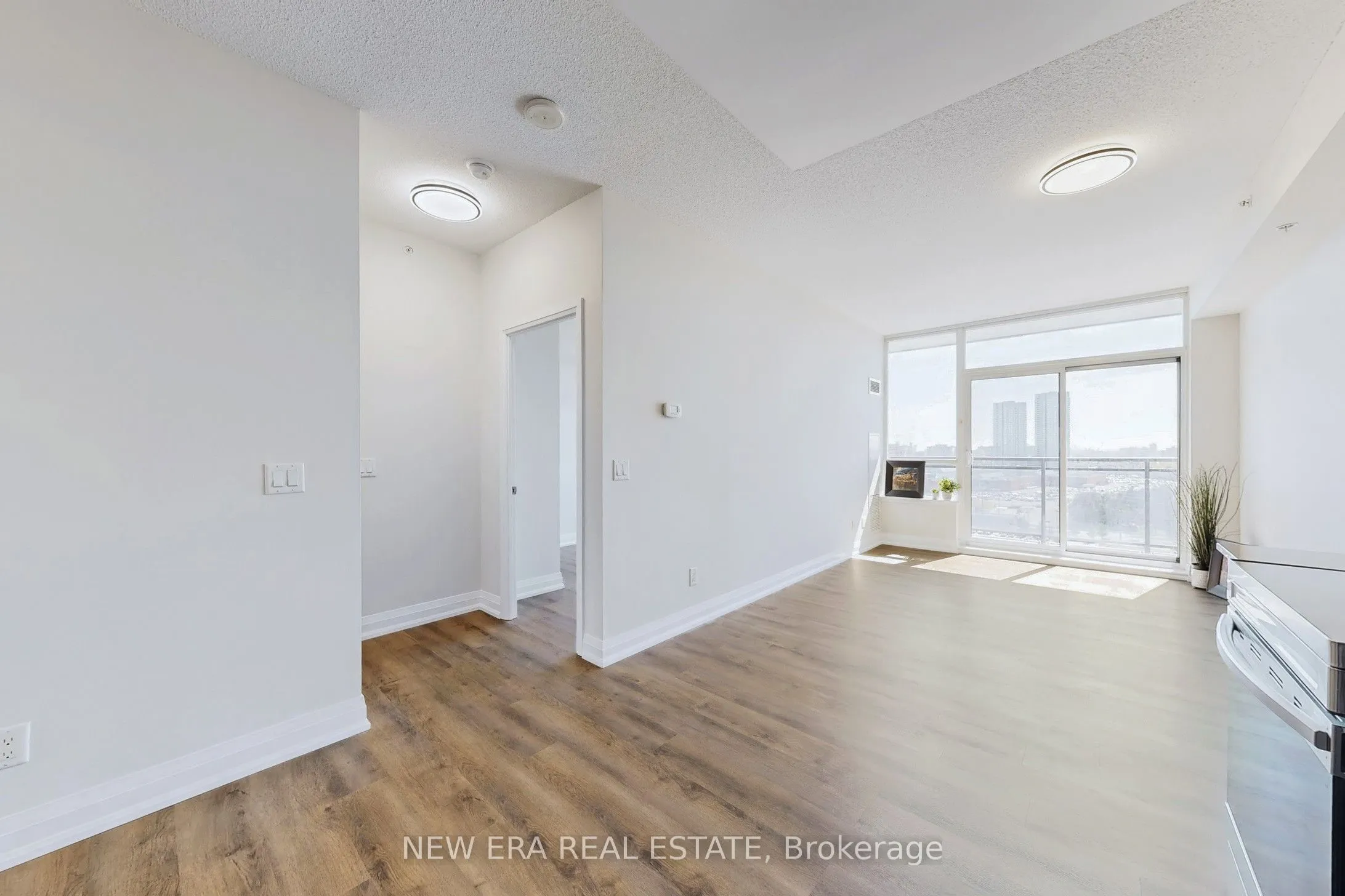 75 North Park Road, #1206