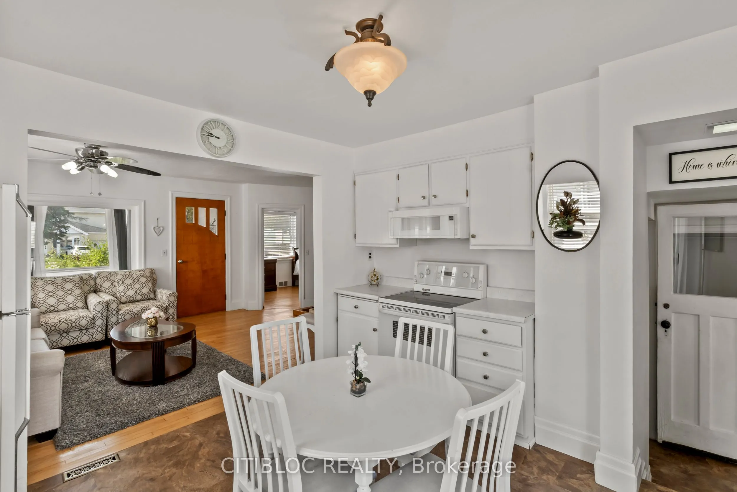 393 The Queensway S