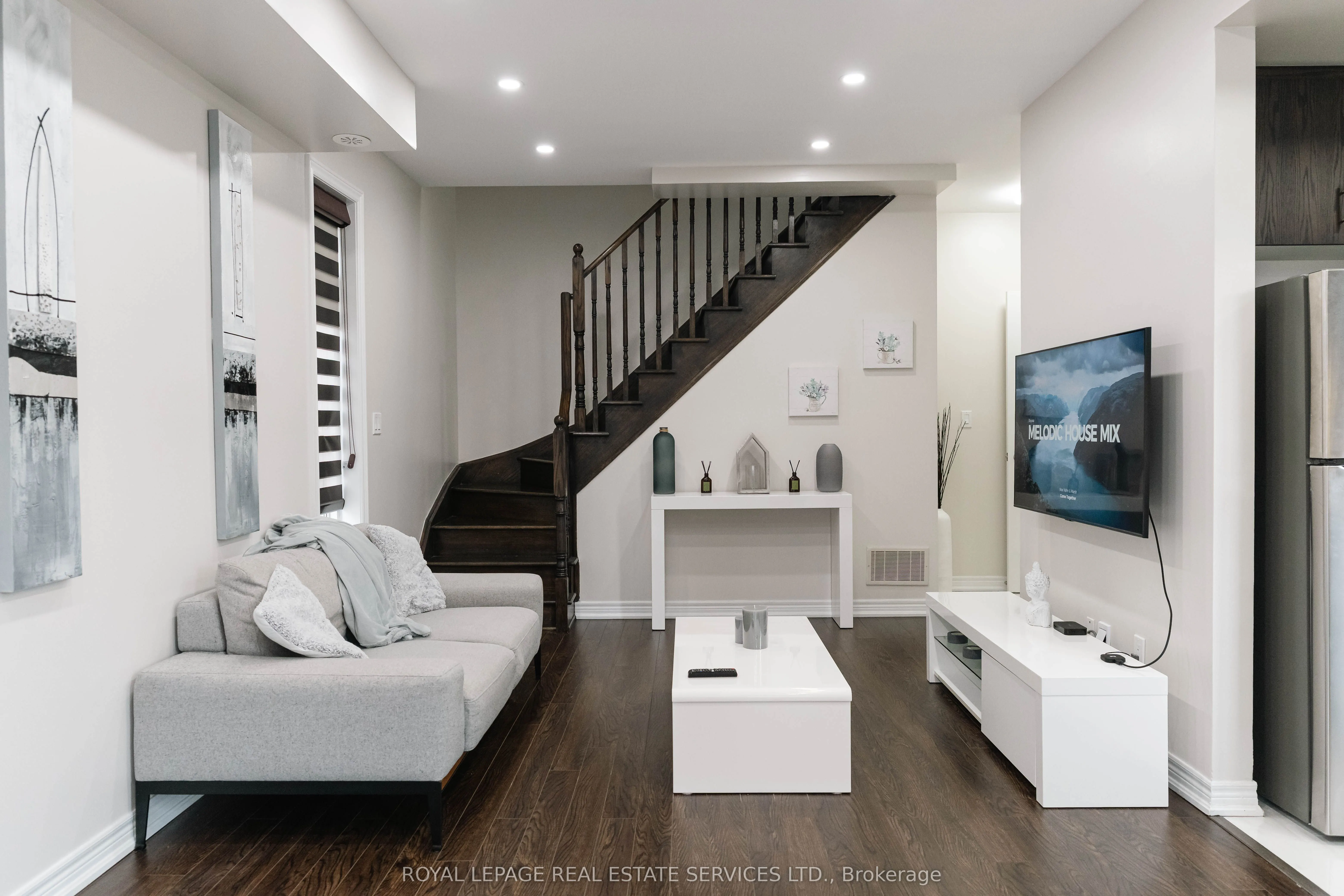 9621 Jane Street, #13