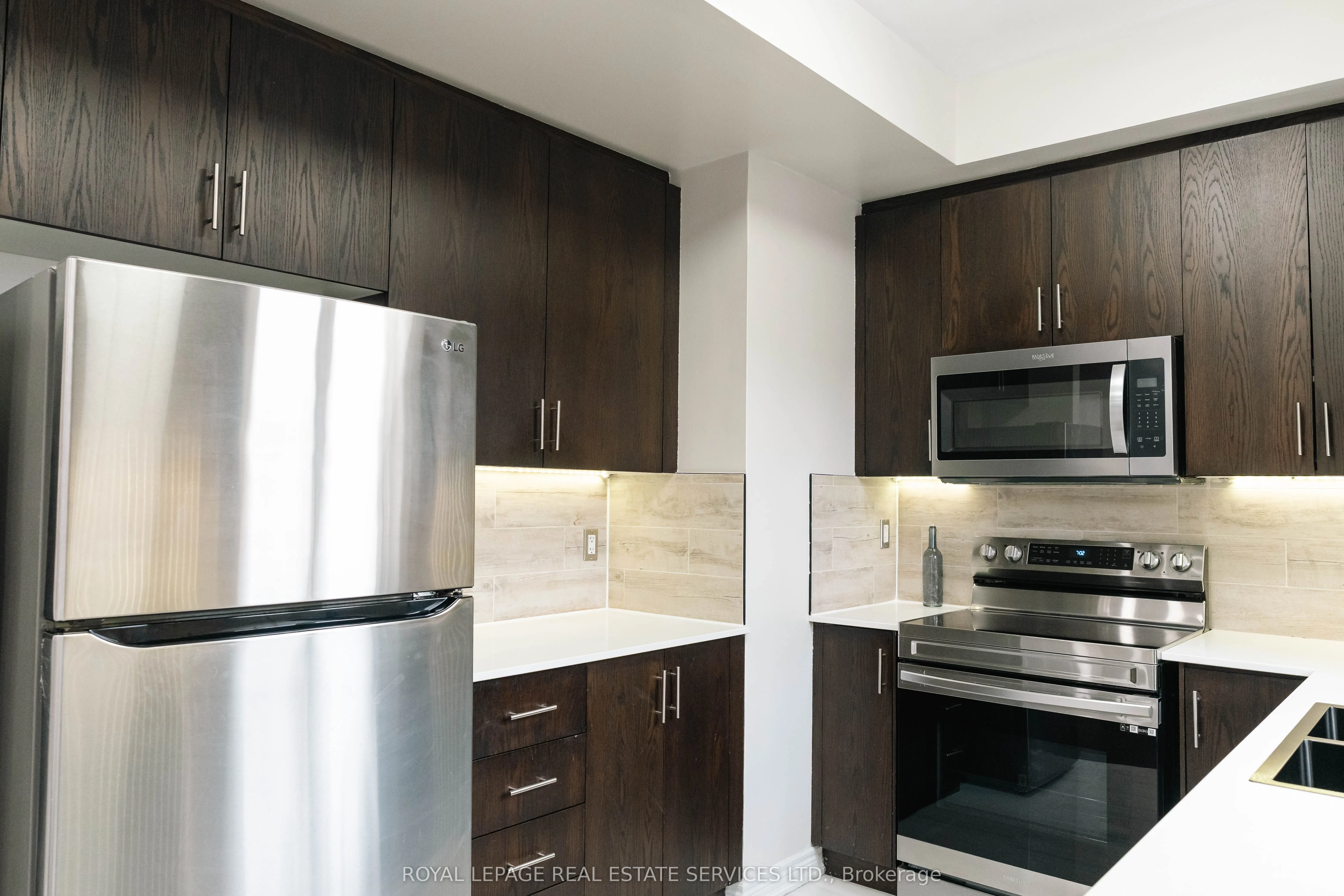 9621 Jane Street, #13