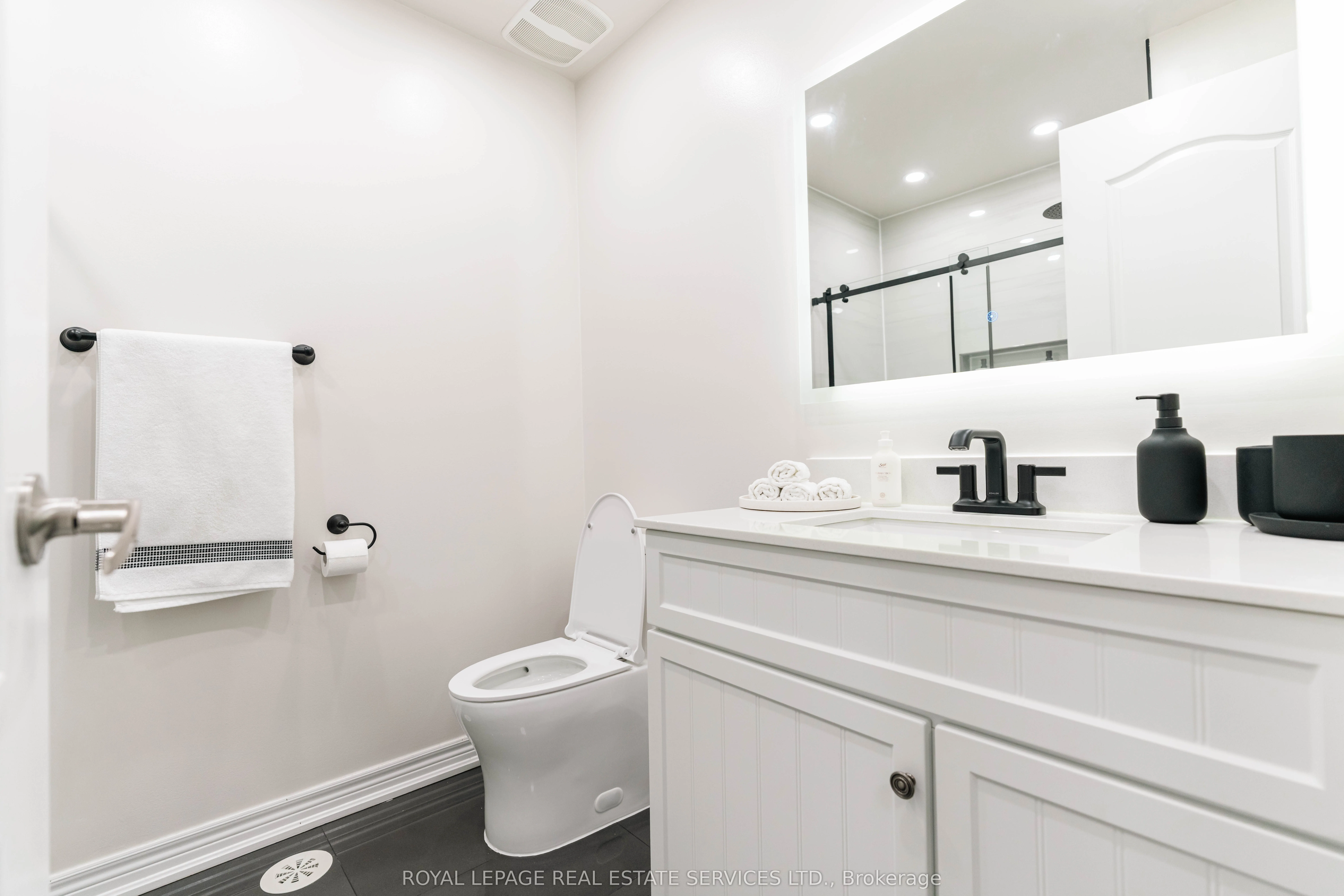 9621 Jane Street, #13